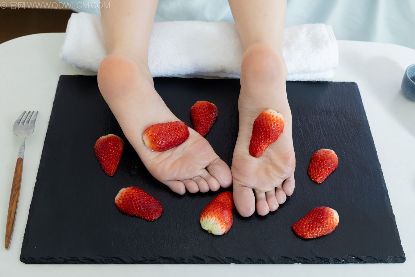 图片[85]-物恋传媒 NO.2237 菜菜-高跟鞋、油亮薄白丝、裸足、草莓和酸奶裸足摆盘剧情[230P] – 速更版-美库