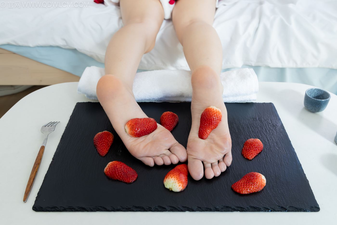 图片[86]-物恋传媒 NO.2237 菜菜-高跟鞋、油亮薄白丝、裸足、草莓和酸奶裸足摆盘剧情[230P] – 速更版-美库