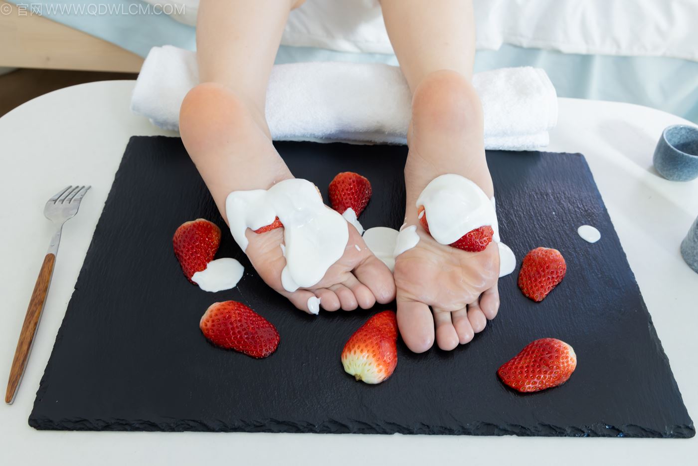 图片[90]-物恋传媒 NO.2237 菜菜-高跟鞋、油亮薄白丝、裸足、草莓和酸奶裸足摆盘剧情[230P] – 速更版-美库