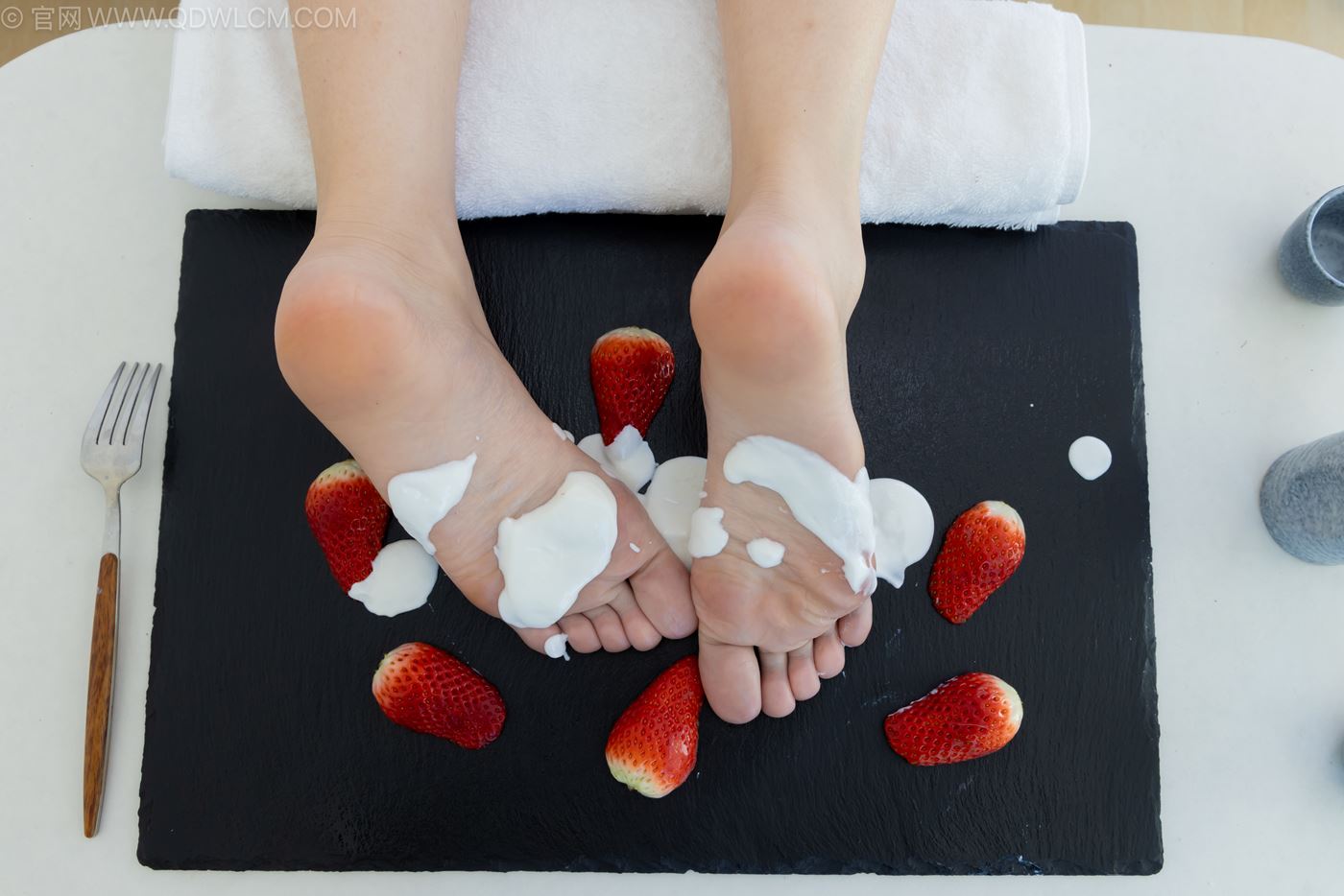 图片[100]-物恋传媒 NO.2237 菜菜-高跟鞋、油亮薄白丝、裸足、草莓和酸奶裸足摆盘剧情[230P] – 速更版-美库