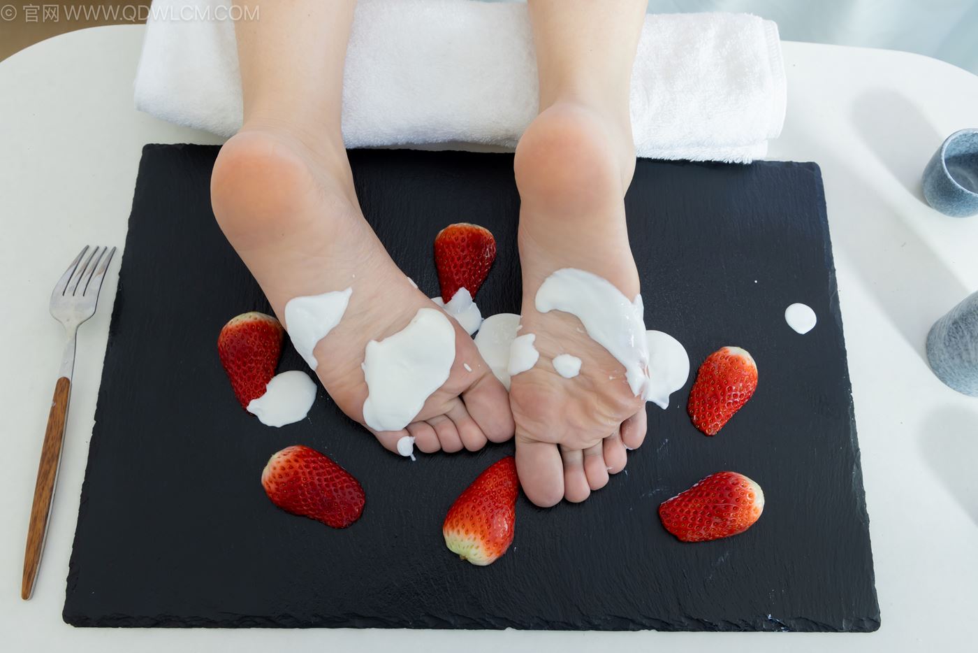 图片[101]-物恋传媒 NO.2237 菜菜-高跟鞋、油亮薄白丝、裸足、草莓和酸奶裸足摆盘剧情[230P] – 速更版-美库