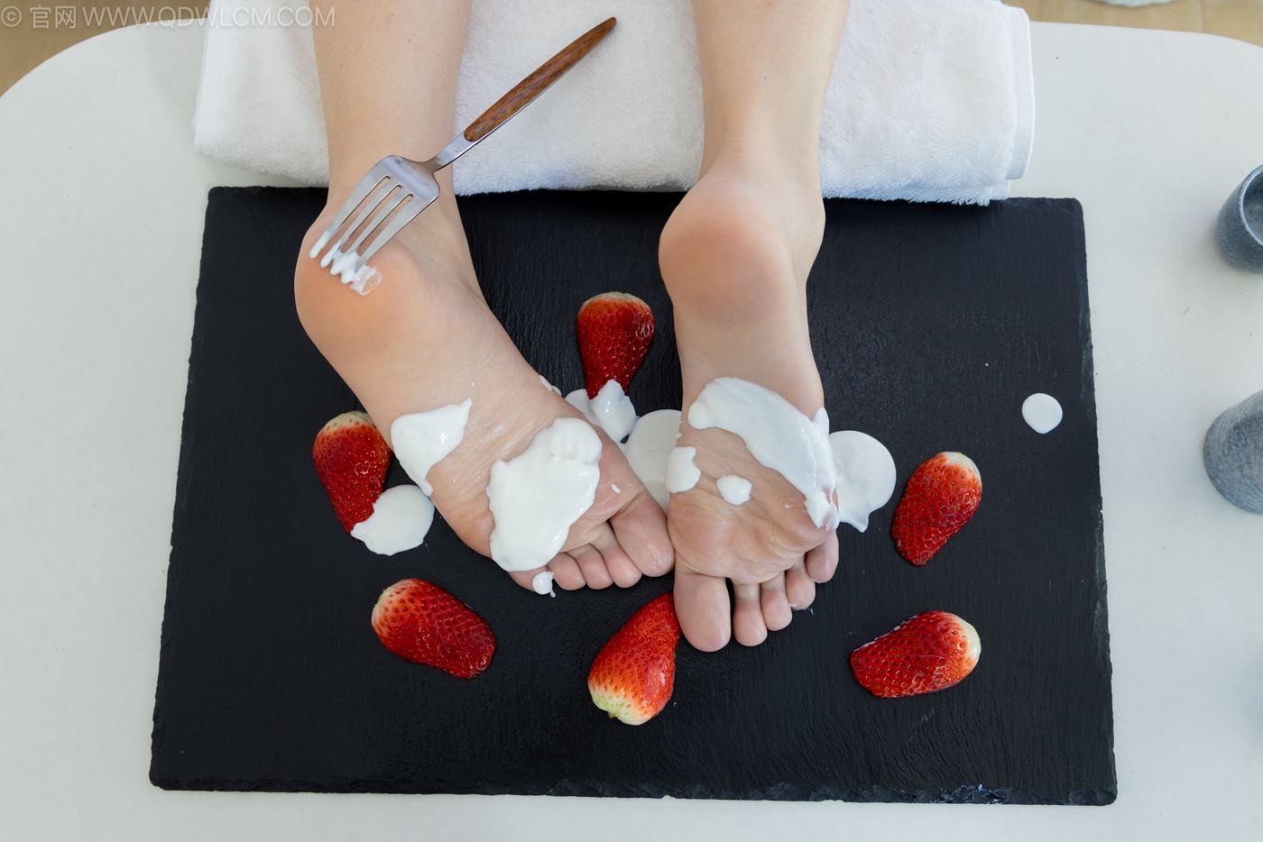 图片[111]-物恋传媒 NO.2237 菜菜-高跟鞋、油亮薄白丝、裸足、草莓和酸奶裸足摆盘剧情[230P] – 速更版-美库