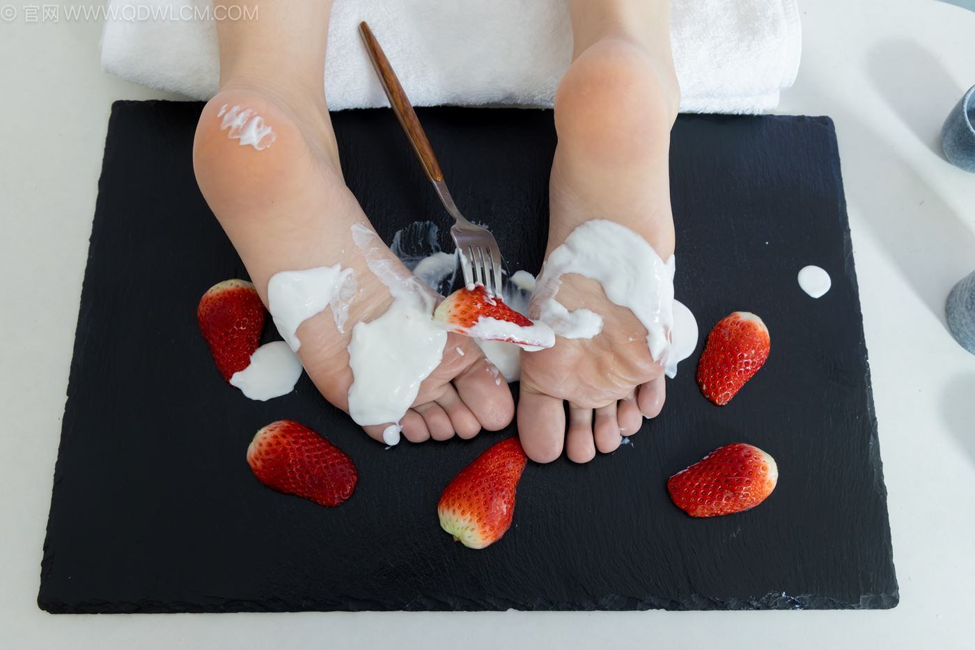 图片[118]-物恋传媒 NO.2237 菜菜-高跟鞋、油亮薄白丝、裸足、草莓和酸奶裸足摆盘剧情[230P] – 速更版-美库