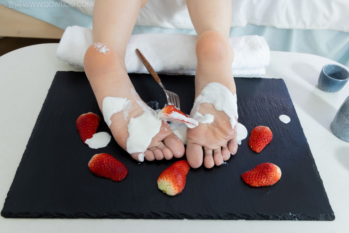 图片[120]-物恋传媒 NO.2237 菜菜-高跟鞋、油亮薄白丝、裸足、草莓和酸奶裸足摆盘剧情[230P] – 速更版-美库