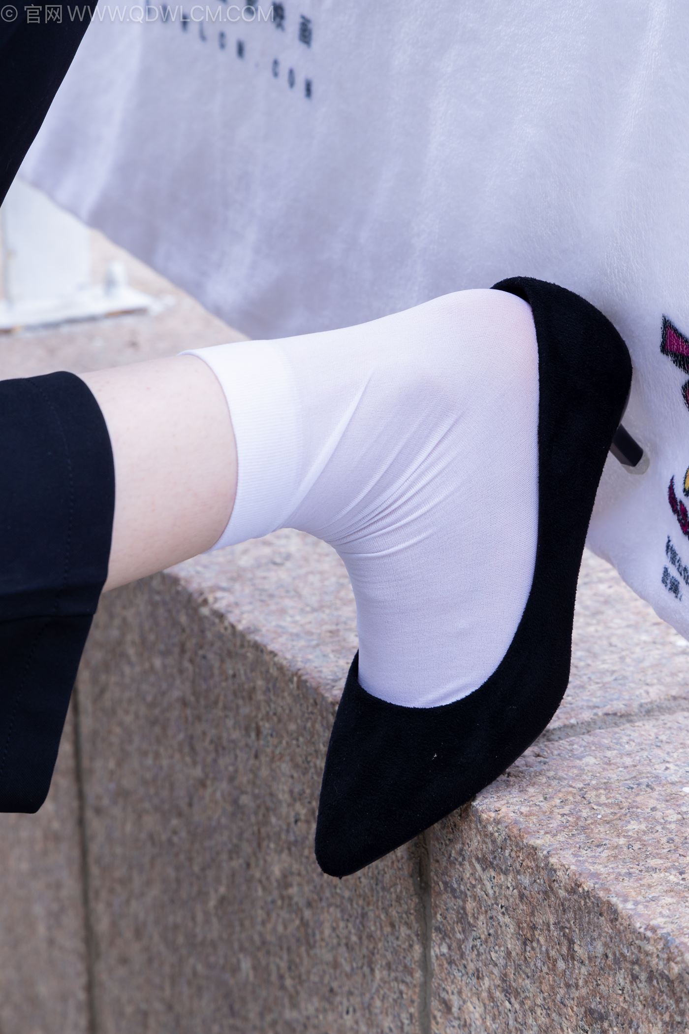 图片[16]-物恋传媒 NO.2238 小酒-高跟鞋、短白丝、ol制服户外[138P] – 速更版-美库