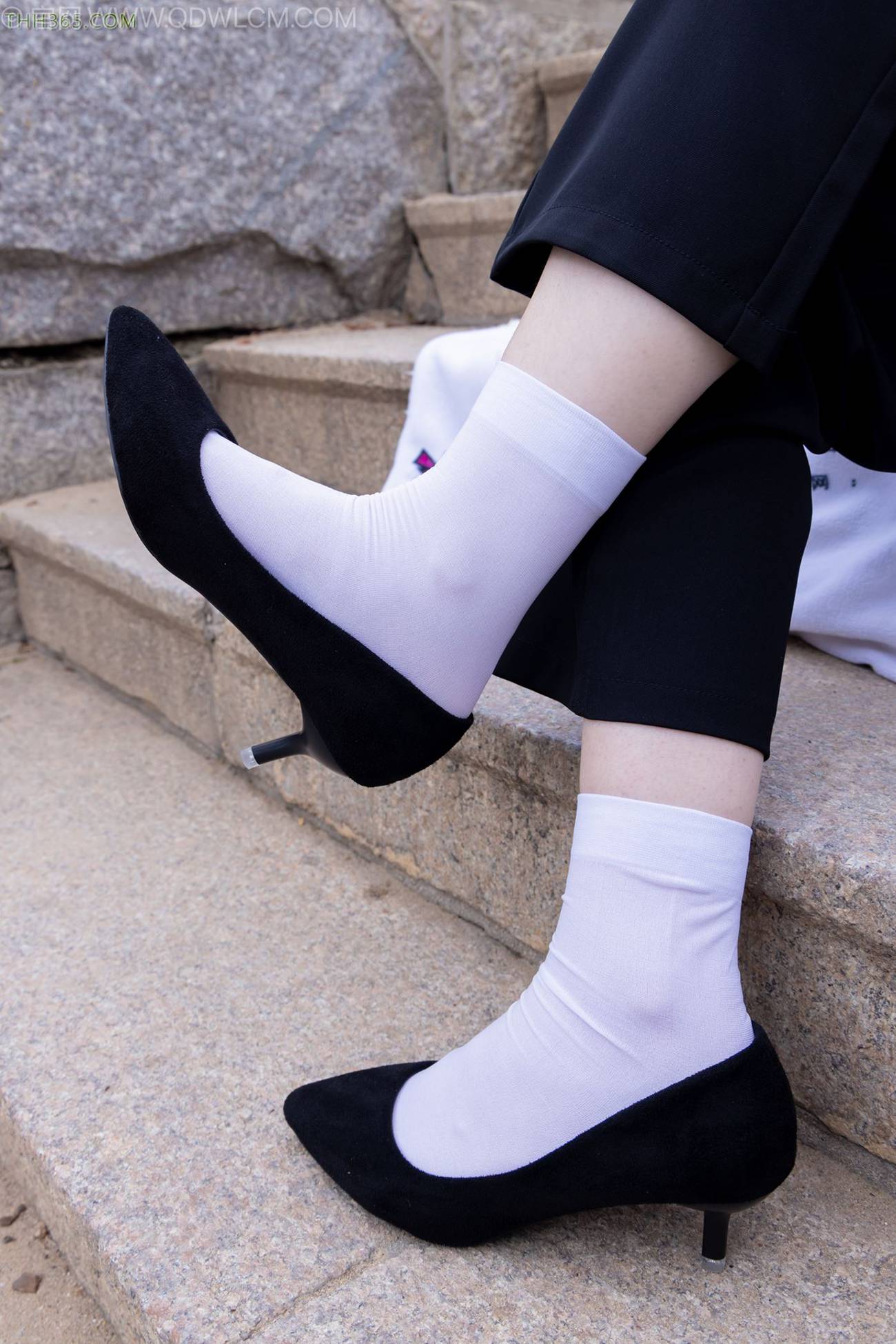 图片[29]-物恋传媒 NO.2238 小酒-高跟鞋、短白丝、ol制服户外[138P] – 速更版-美库