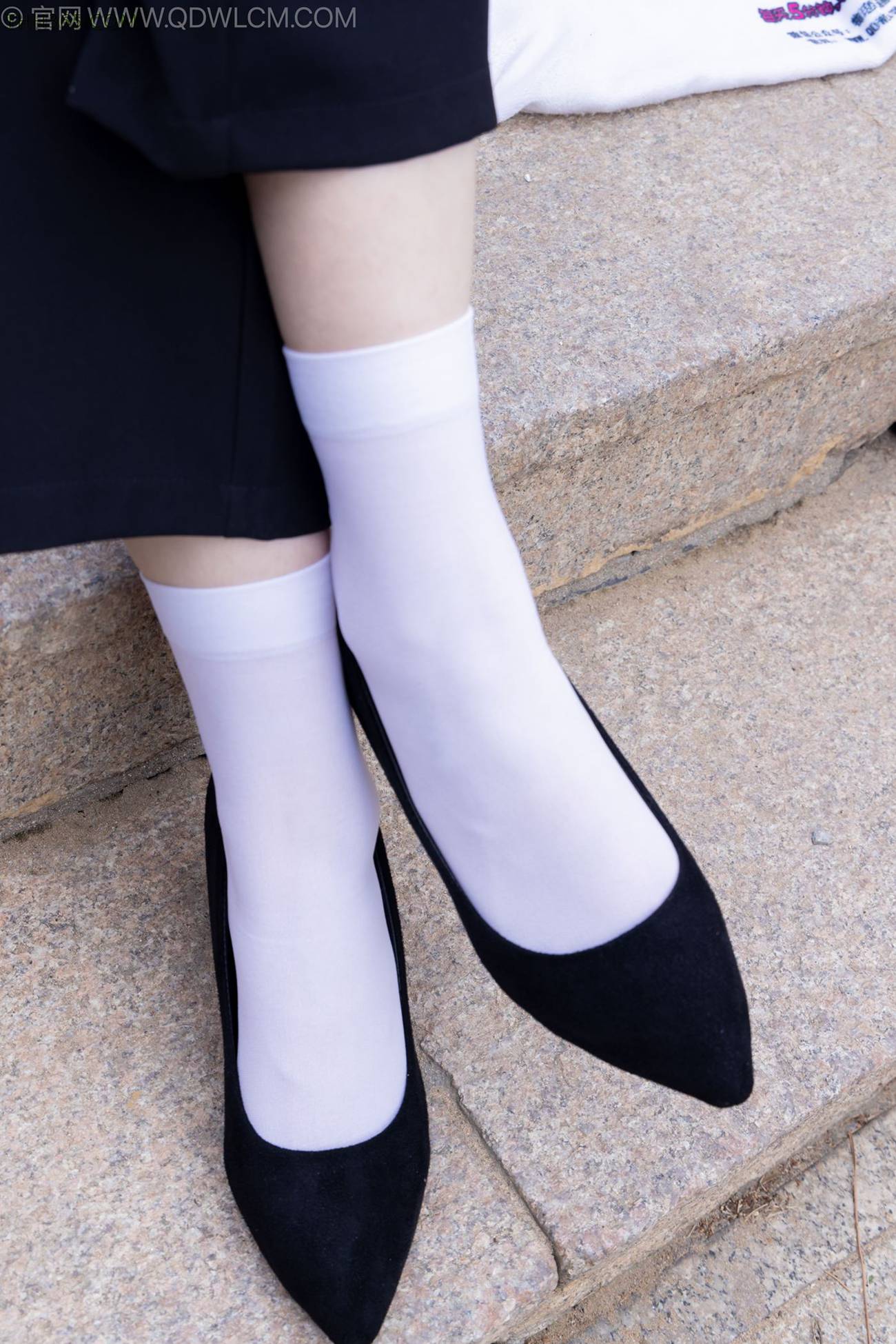 图片[30]-物恋传媒 NO.2238 小酒-高跟鞋、短白丝、ol制服户外[138P] – 速更版-美库