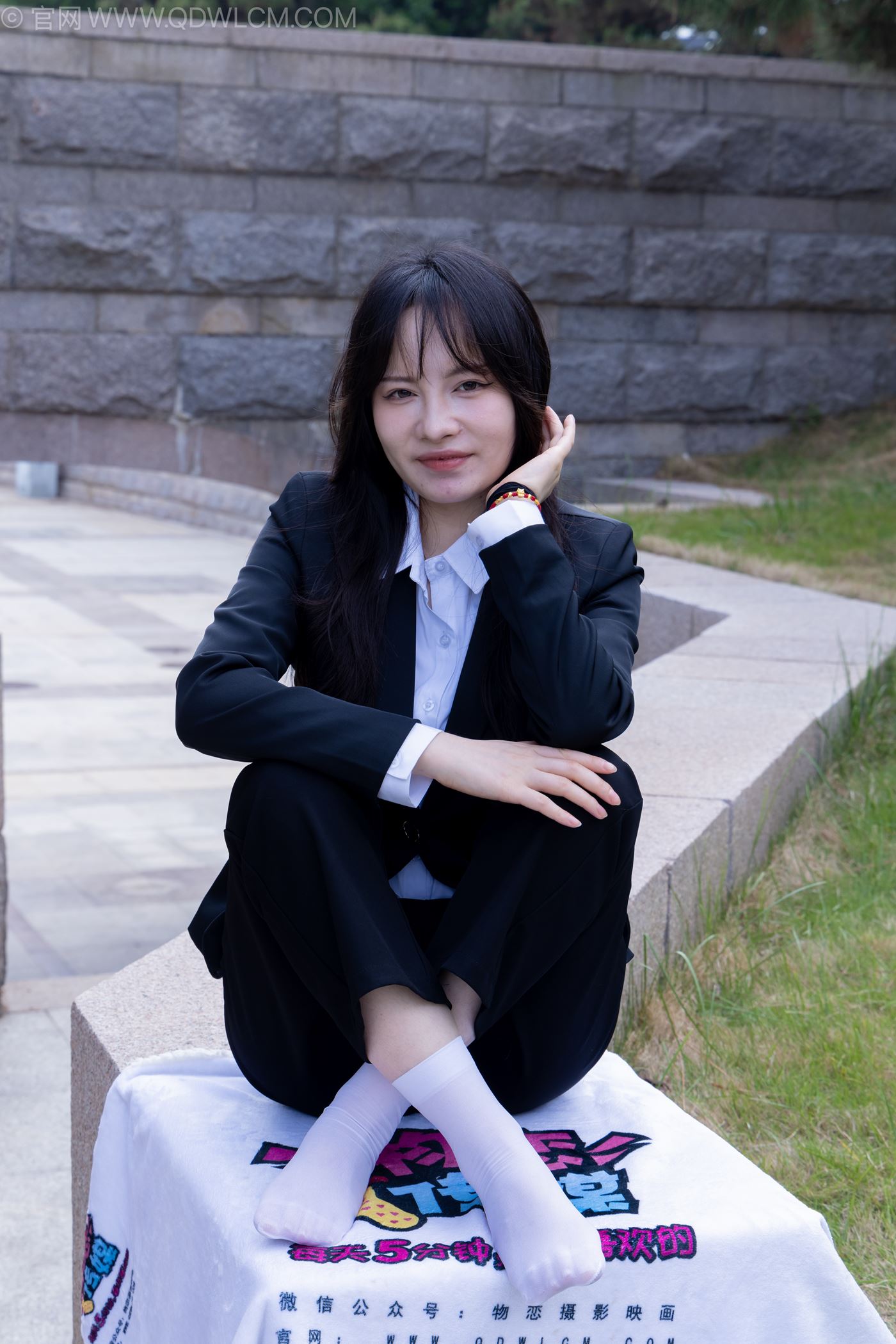 图片[40]-物恋传媒 NO.2238 小酒-高跟鞋、短白丝、ol制服户外[138P] – 速更版-美库