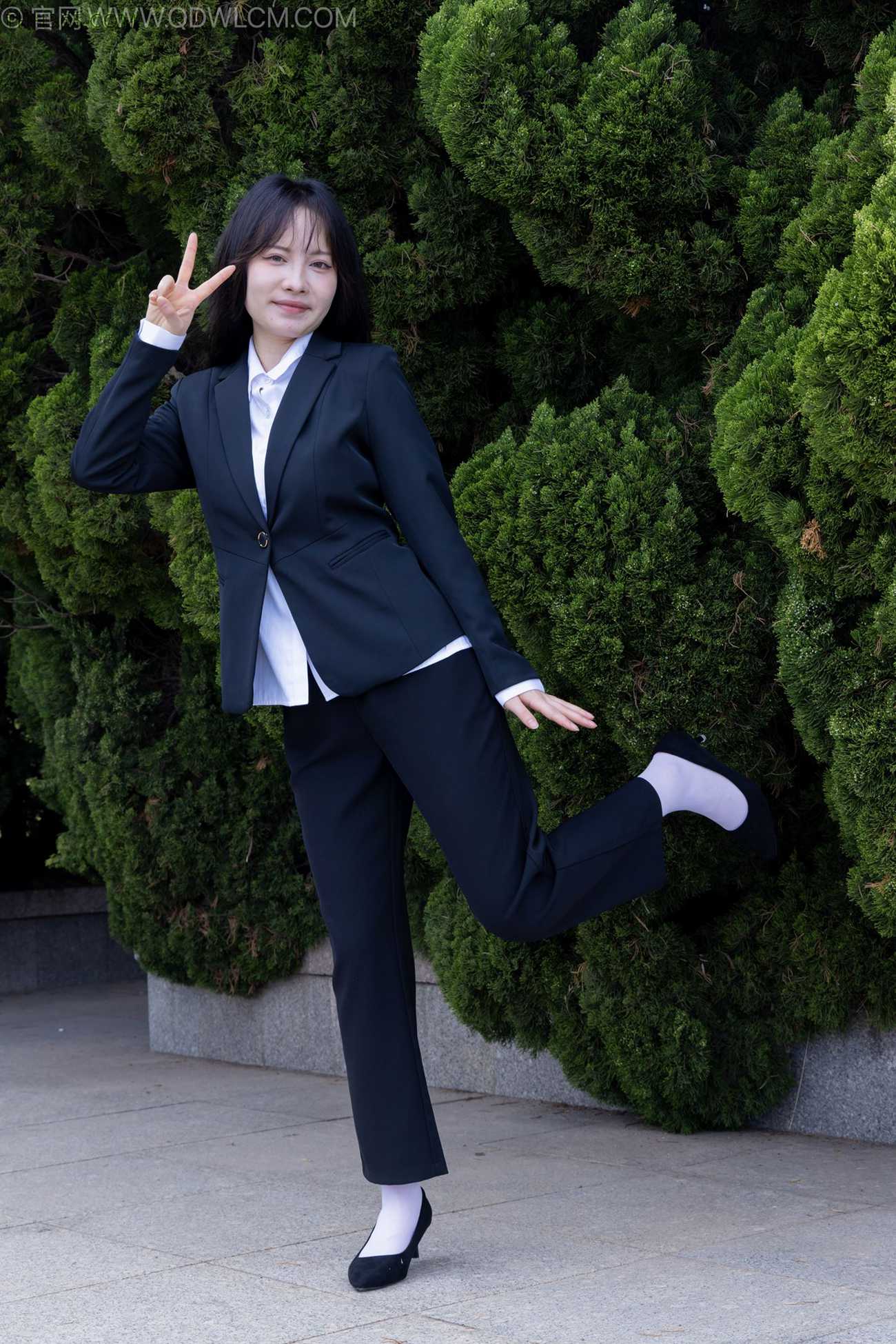 图片[81]-物恋传媒 NO.2238 小酒-高跟鞋、短白丝、ol制服户外[138P] – 速更版-美库