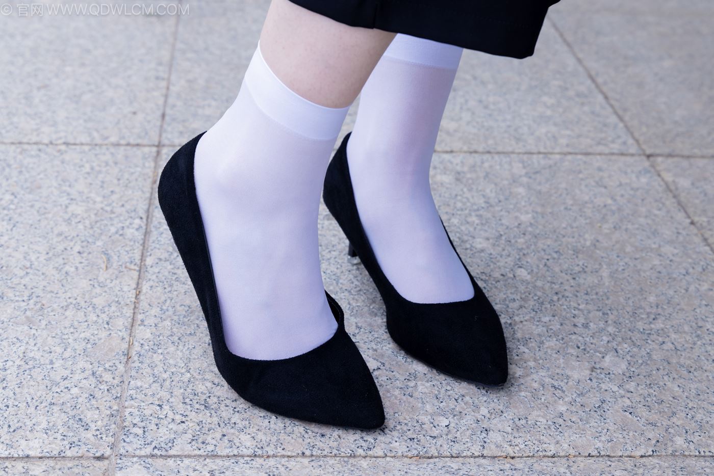 图片[84]-物恋传媒 NO.2238 小酒-高跟鞋、短白丝、ol制服户外[138P] – 速更版-美库