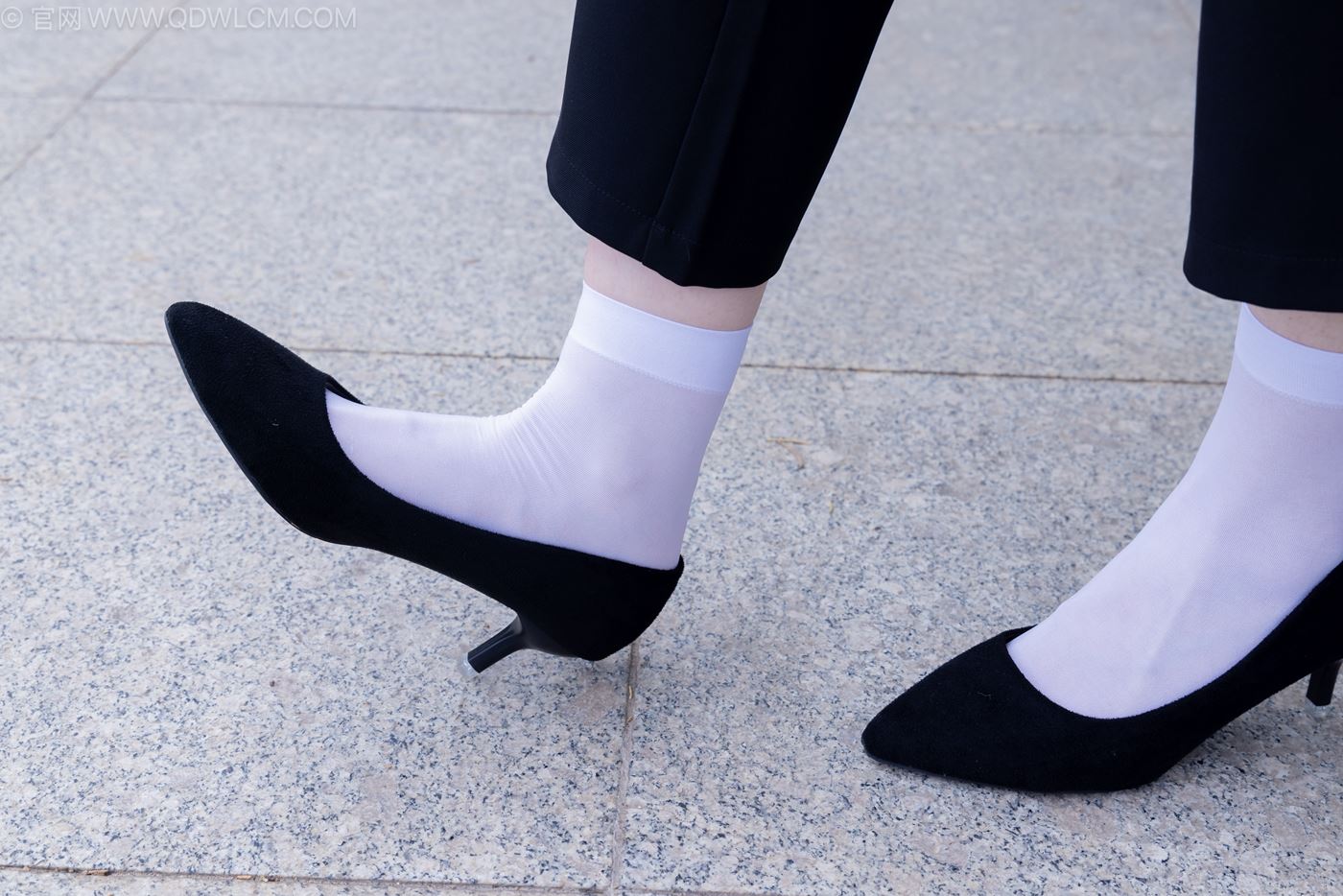 图片[87]-物恋传媒 NO.2238 小酒-高跟鞋、短白丝、ol制服户外[138P] – 速更版-美库