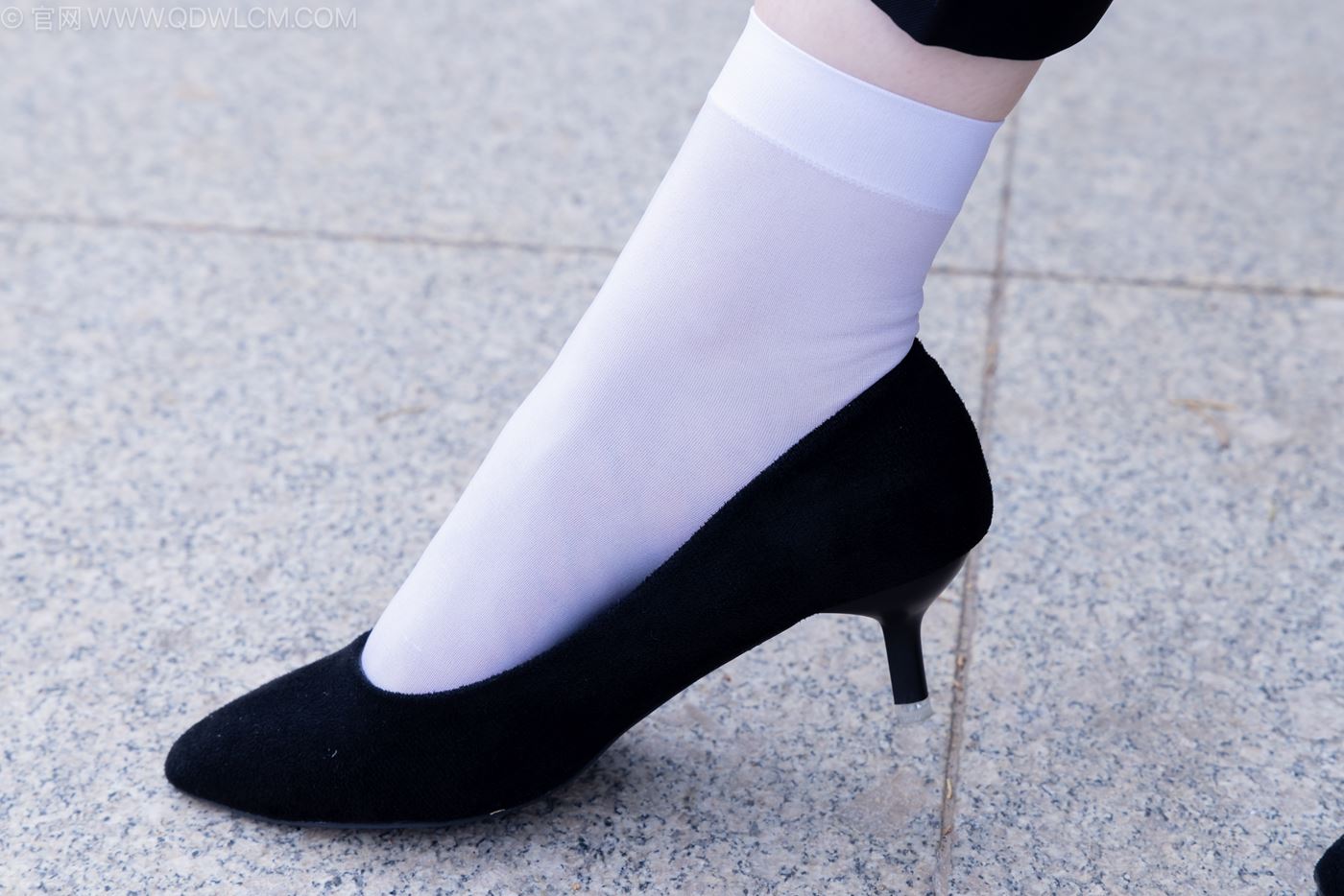 图片[88]-物恋传媒 NO.2238 小酒-高跟鞋、短白丝、ol制服户外[138P] – 速更版-美库