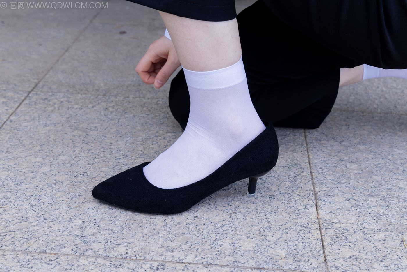 图片[97]-物恋传媒 NO.2238 小酒-高跟鞋、短白丝、ol制服户外[138P] – 速更版-美库