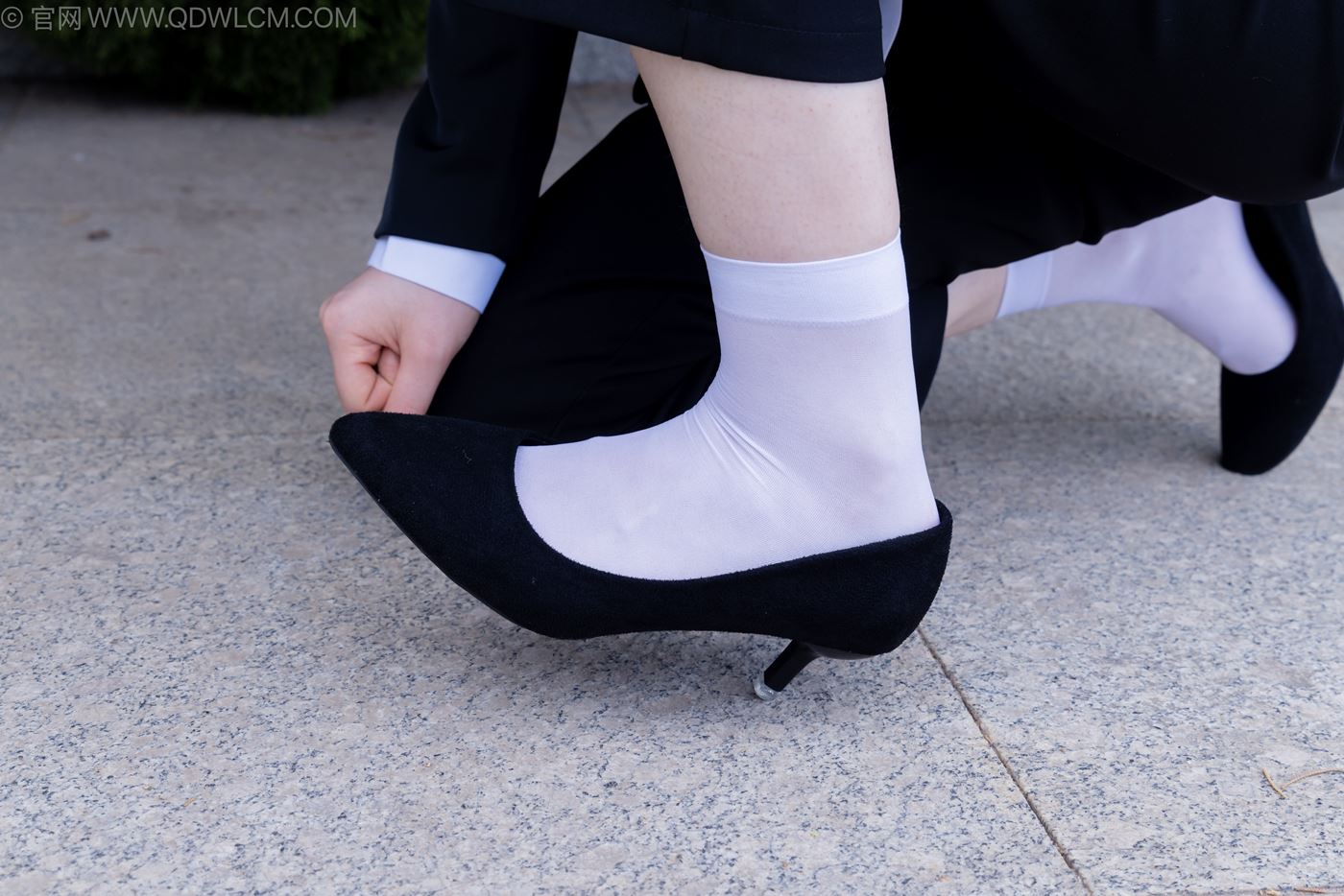 图片[99]-物恋传媒 NO.2238 小酒-高跟鞋、短白丝、ol制服户外[138P] – 速更版-美库