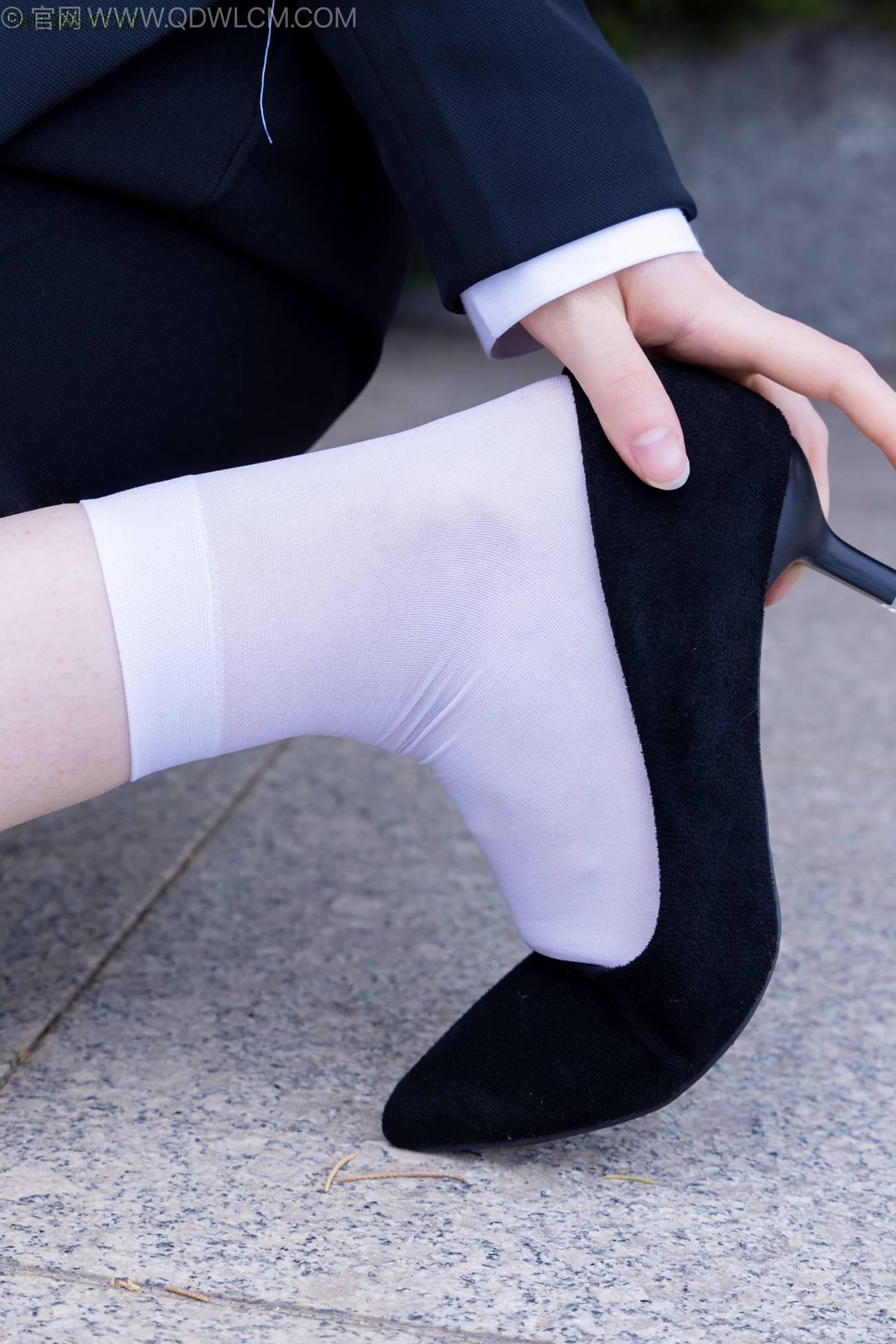 图片[103]-物恋传媒 NO.2238 小酒-高跟鞋、短白丝、ol制服户外[138P] – 速更版-美库