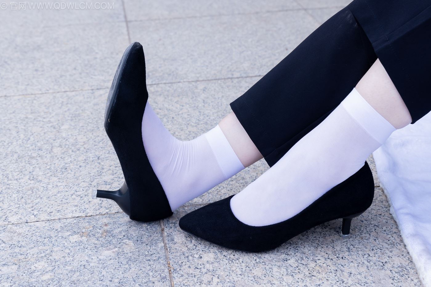 图片[114]-物恋传媒 NO.2238 小酒-高跟鞋、短白丝、ol制服户外[138P] – 速更版-美库