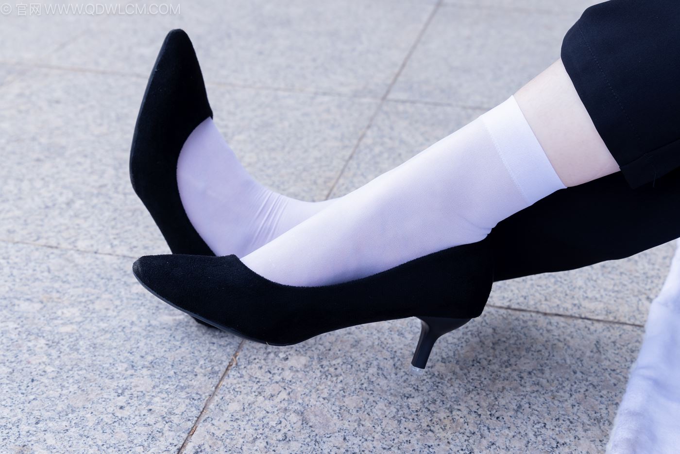 图片[119]-物恋传媒 NO.2238 小酒-高跟鞋、短白丝、ol制服户外[138P] – 速更版-美库