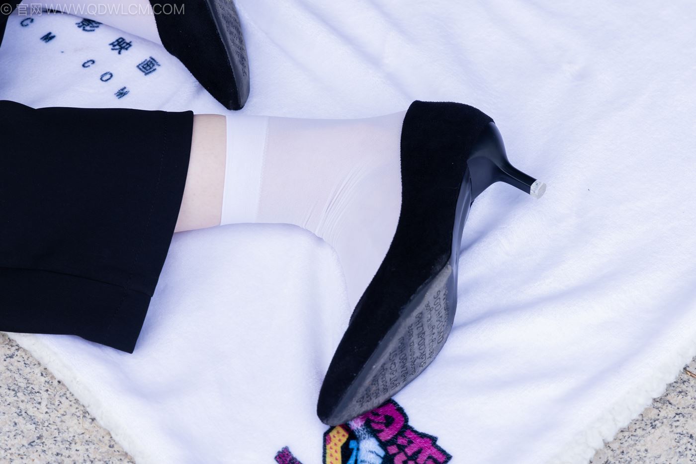 图片[122]-物恋传媒 NO.2238 小酒-高跟鞋、短白丝、ol制服户外[138P] – 速更版-美库