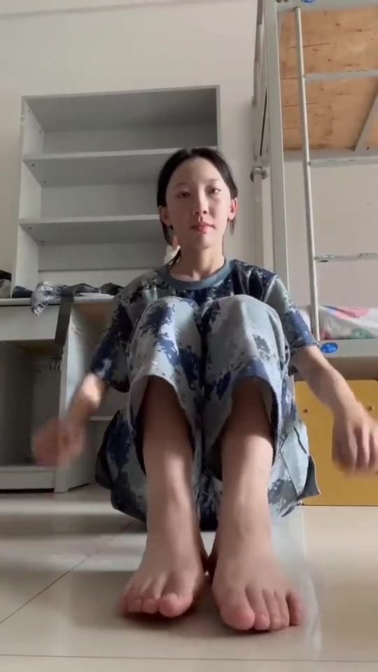 图片[18]-脚模面试脸足同框套路系列-169 [20P] – 速更版-美库