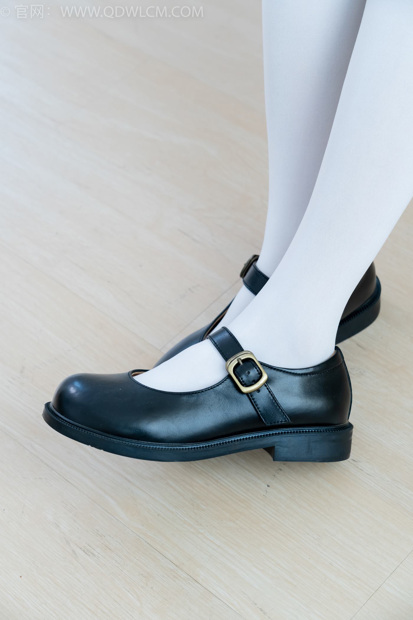 图片[12]-物恋传媒 NO.2244 菜菜-皮鞋、厚白丝、jk制服、皮筋绑脚老头乐挠脚剧情[160P] – 速更版-美库