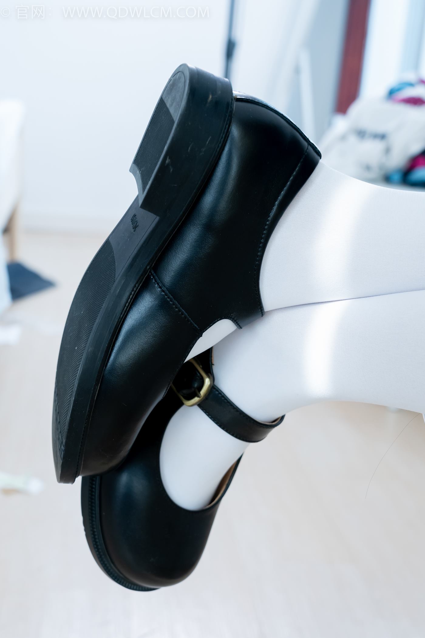 图片[21]-物恋传媒 NO.2244 菜菜-皮鞋、厚白丝、jk制服、皮筋绑脚老头乐挠脚剧情[160P] – 速更版-美库