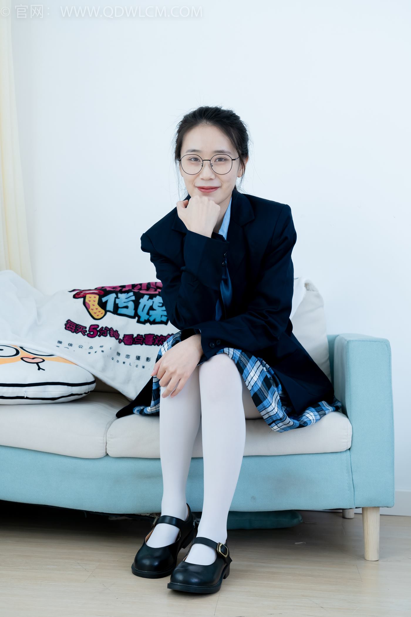 图片[23]-物恋传媒 NO.2244 菜菜-皮鞋、厚白丝、jk制服、皮筋绑脚老头乐挠脚剧情[160P] – 速更版-美库