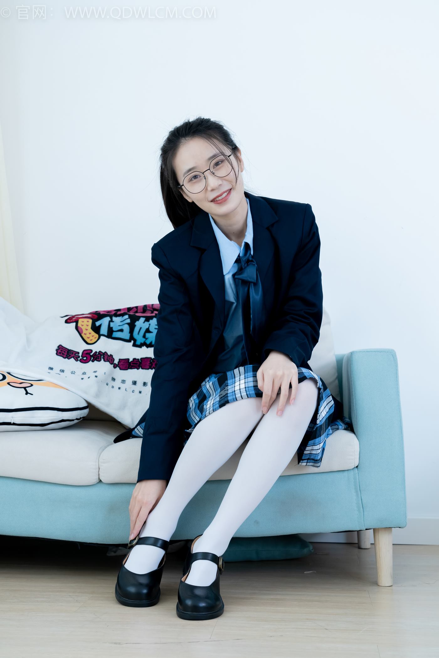 图片[26]-物恋传媒 NO.2244 菜菜-皮鞋、厚白丝、jk制服、皮筋绑脚老头乐挠脚剧情[160P] – 速更版-美库