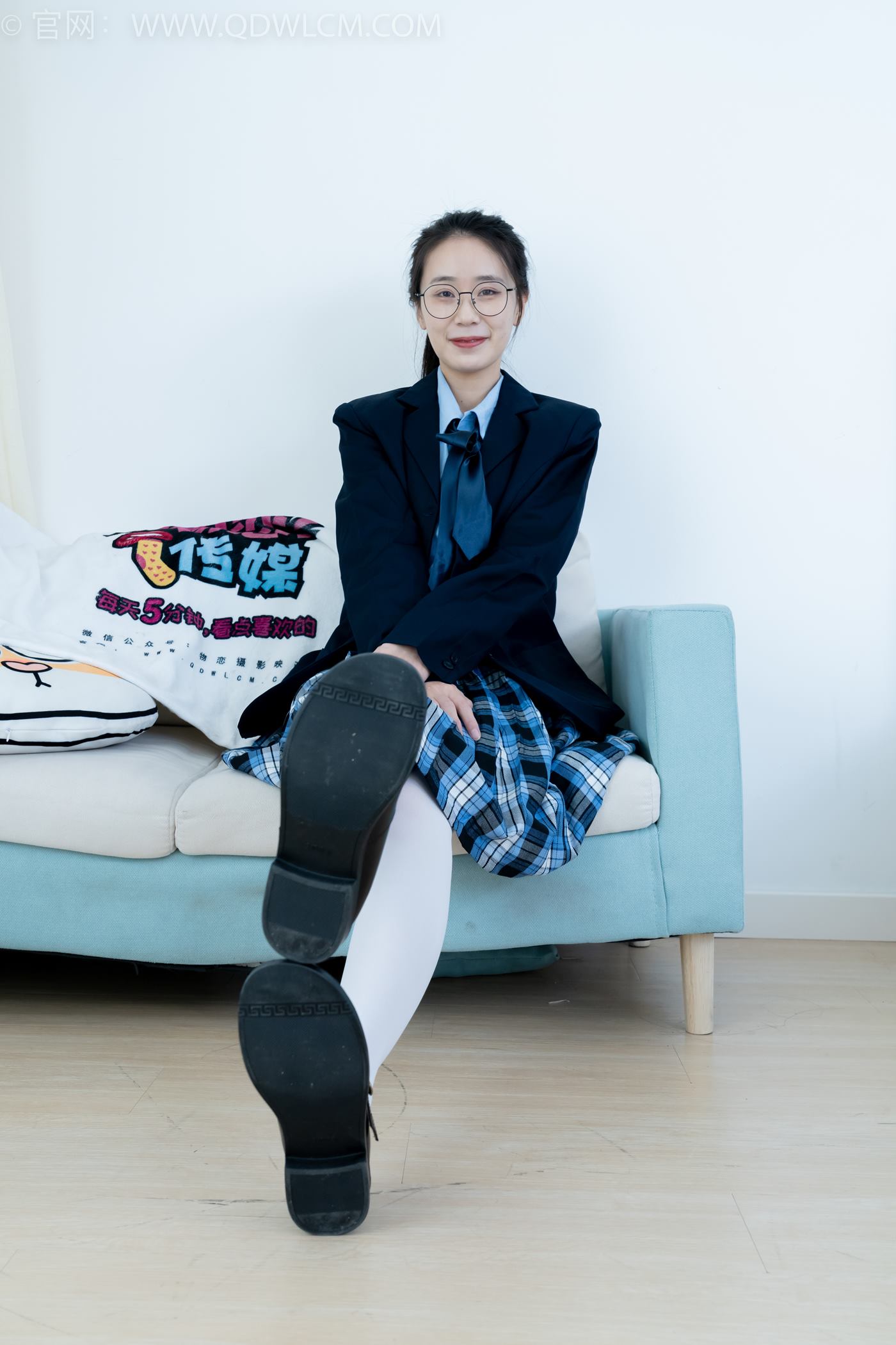 图片[28]-物恋传媒 NO.2244 菜菜-皮鞋、厚白丝、jk制服、皮筋绑脚老头乐挠脚剧情[160P] – 速更版-美库