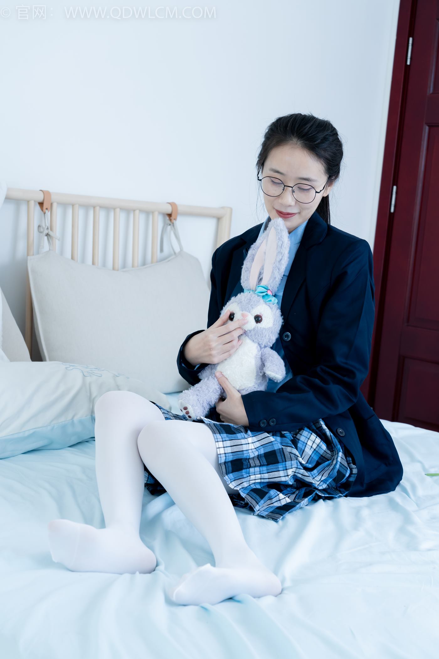 图片[75]-物恋传媒 NO.2244 菜菜-皮鞋、厚白丝、jk制服、皮筋绑脚老头乐挠脚剧情[160P] – 速更版-美库