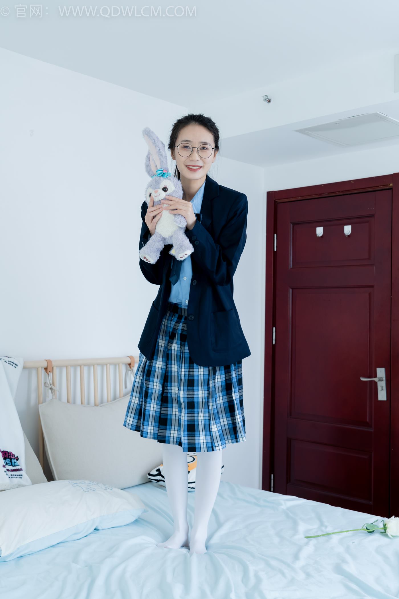 图片[83]-物恋传媒 NO.2244 菜菜-皮鞋、厚白丝、jk制服、皮筋绑脚老头乐挠脚剧情[160P] – 速更版-美库