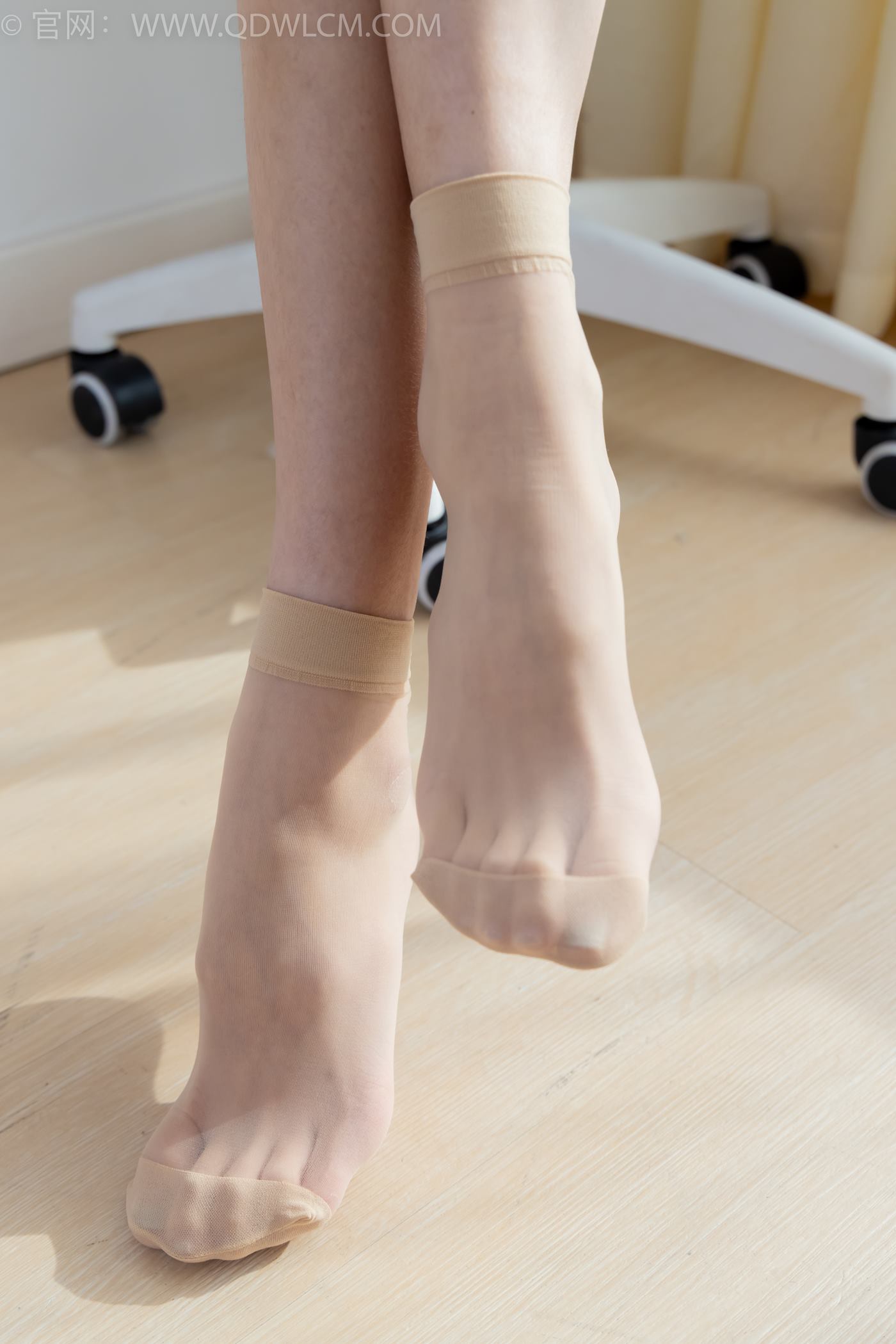 图片[167]-物恋传媒 NO.2245 茯苓-板鞋、短款薄肉丝、裸足[174P] – 速更版-美库