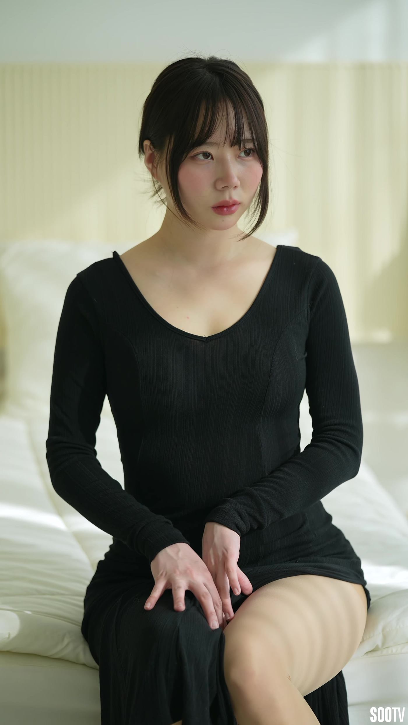 图片[19]-[SOOTV] Myua – black dress[20P] – 速更版-美库