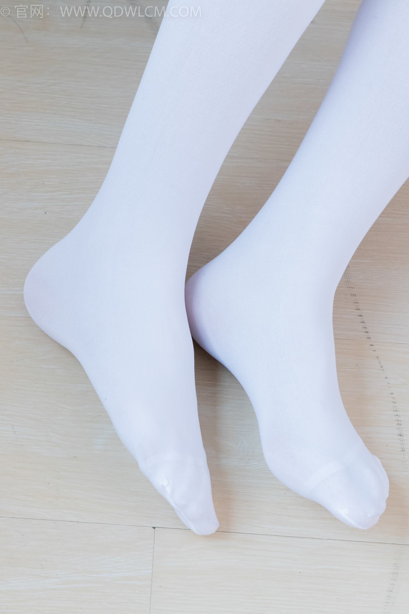 图片[29]-物恋传媒 NO.2246 美兔-皮鞋、厚白丝、皮筋绑脚老头乐挠脚剧情[125P] – 速更版-美库