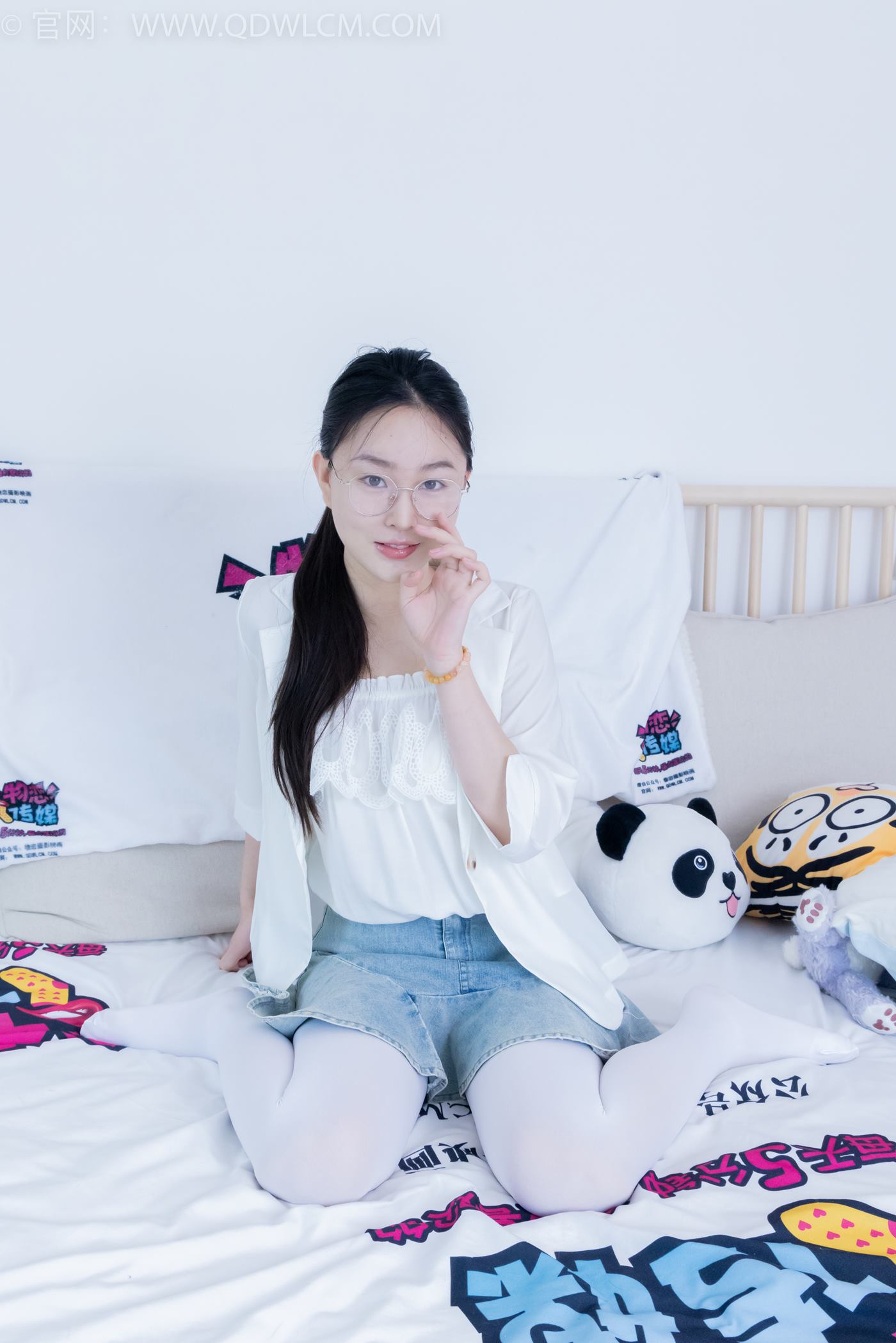 图片[43]-物恋传媒 NO.2246 美兔-皮鞋、厚白丝、皮筋绑脚老头乐挠脚剧情[125P] – 速更版-美库