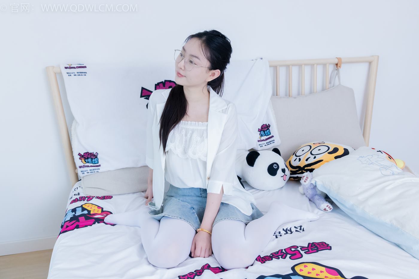 图片[44]-物恋传媒 NO.2246 美兔-皮鞋、厚白丝、皮筋绑脚老头乐挠脚剧情[125P] – 速更版-美库