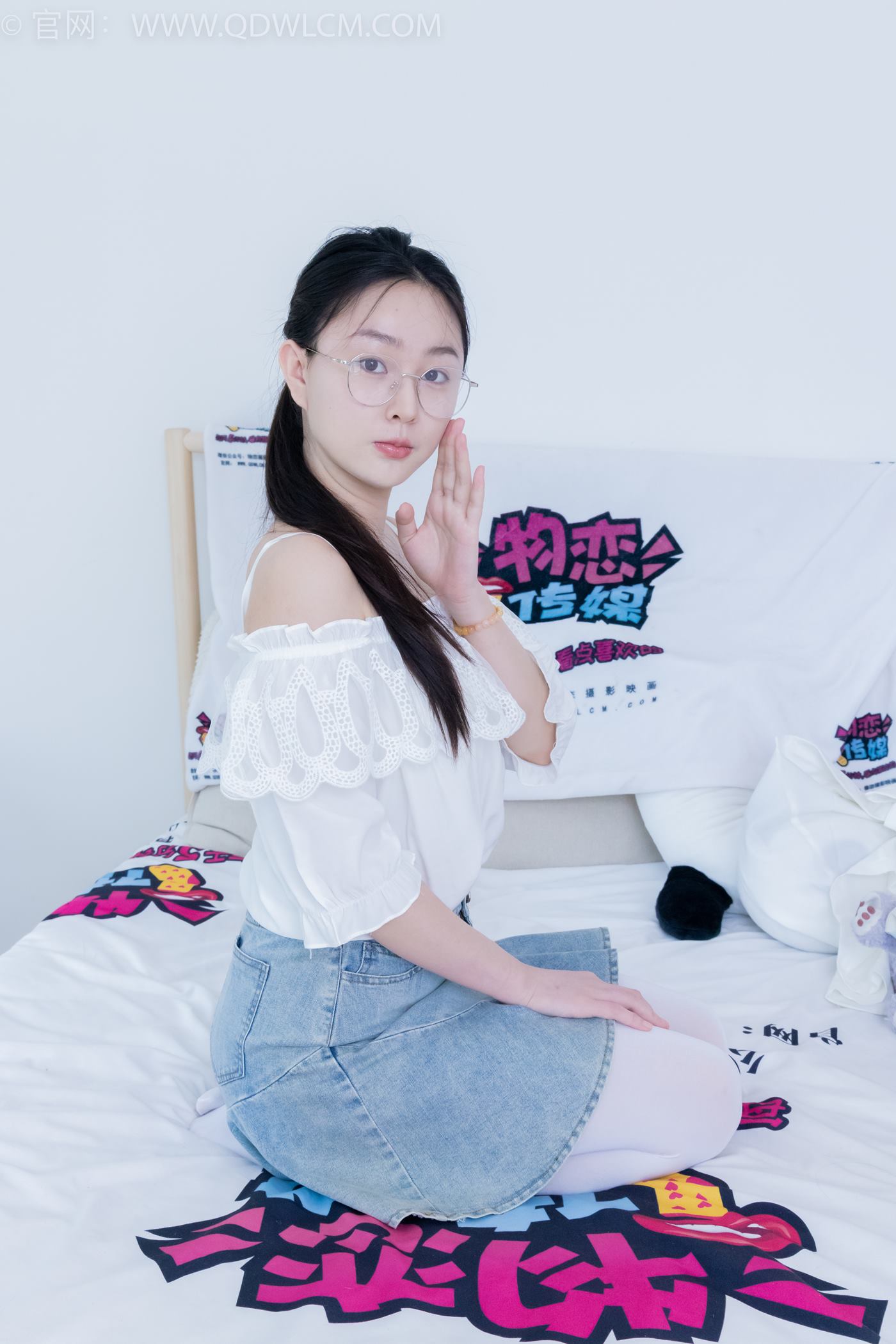 图片[59]-物恋传媒 NO.2246 美兔-皮鞋、厚白丝、皮筋绑脚老头乐挠脚剧情[125P] – 速更版-美库