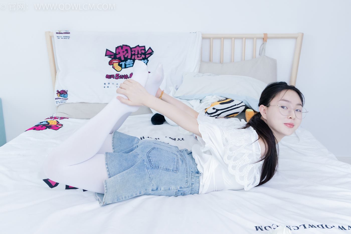 图片[68]-物恋传媒 NO.2246 美兔-皮鞋、厚白丝、皮筋绑脚老头乐挠脚剧情[125P] – 速更版-美库