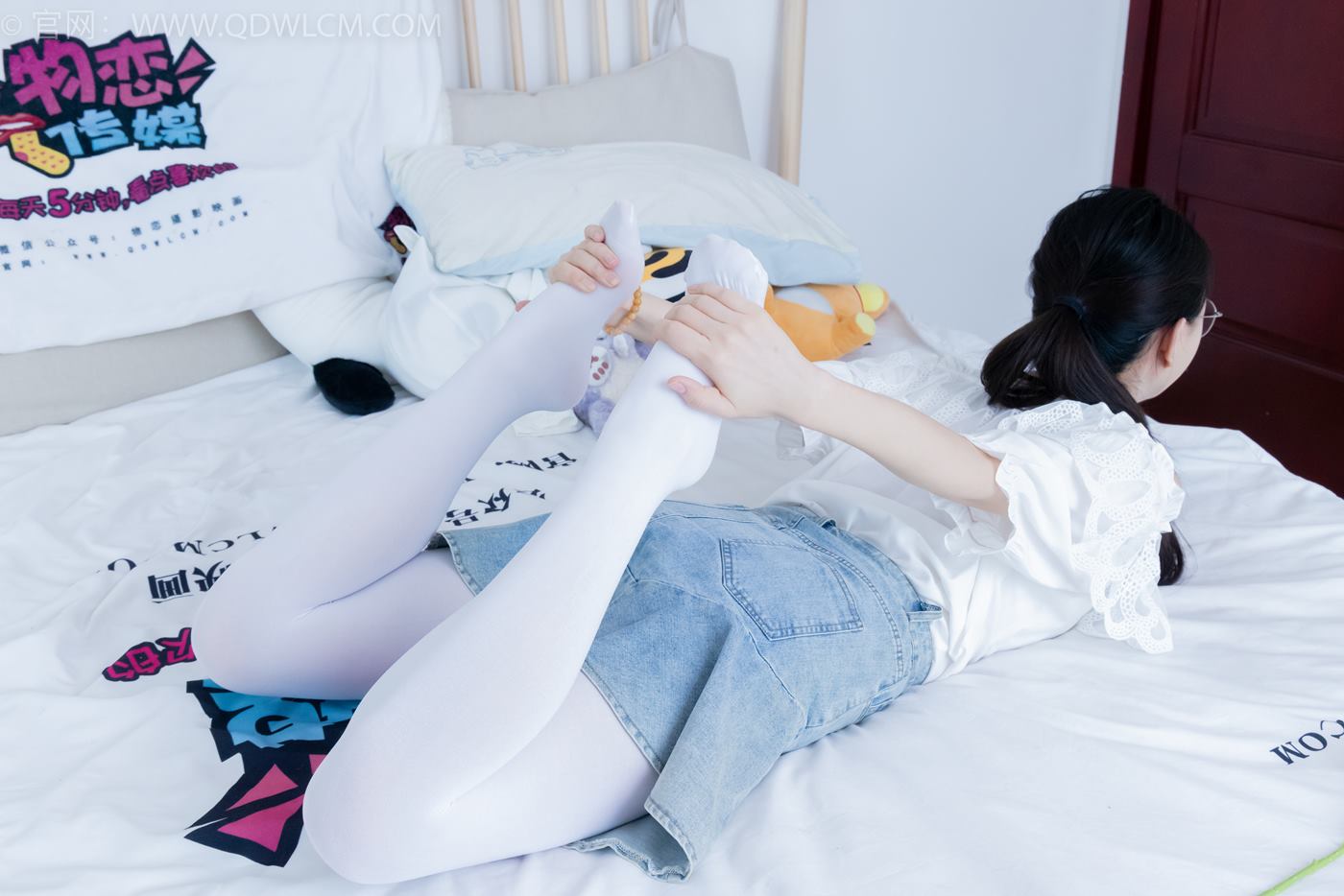 图片[76]-物恋传媒 NO.2246 美兔-皮鞋、厚白丝、皮筋绑脚老头乐挠脚剧情[125P] – 速更版-美库