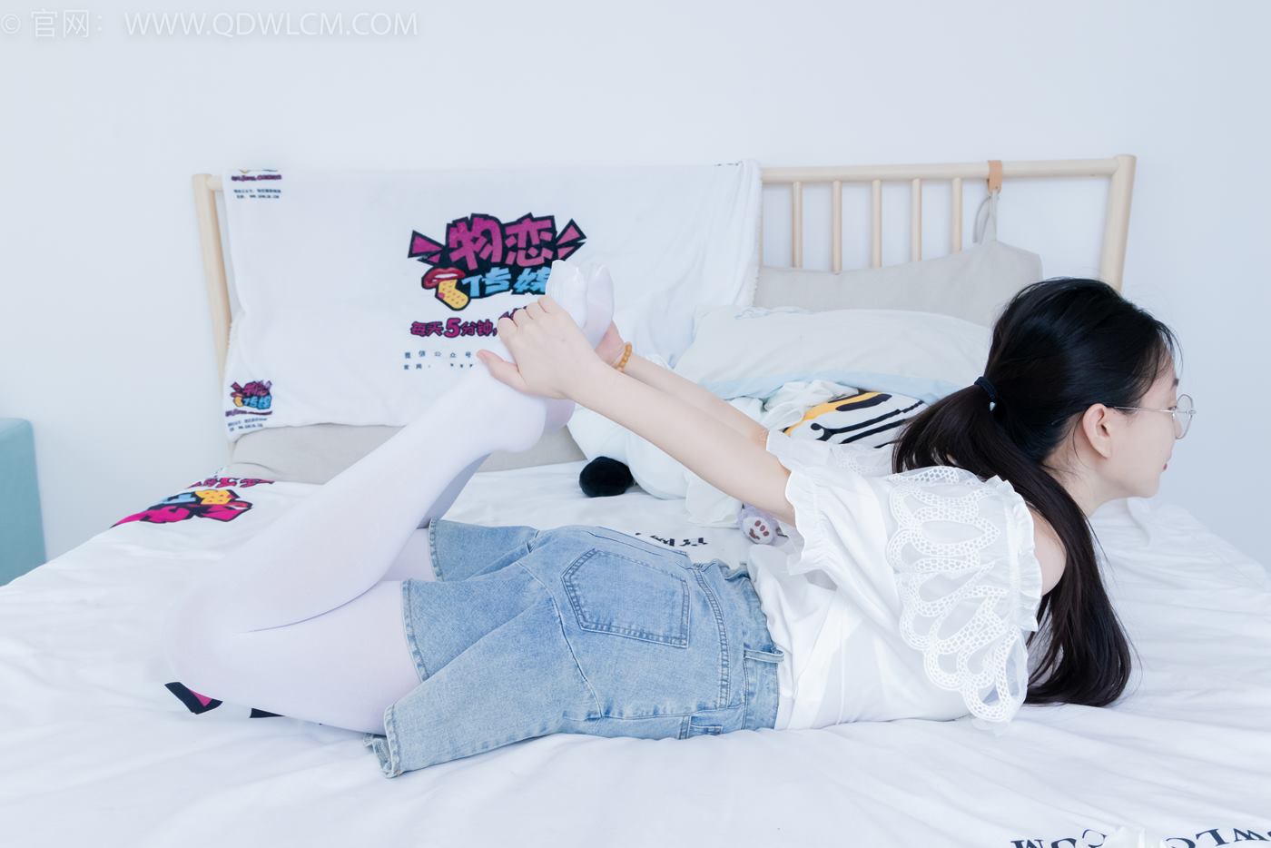 图片[77]-物恋传媒 NO.2246 美兔-皮鞋、厚白丝、皮筋绑脚老头乐挠脚剧情[125P] – 速更版-美库