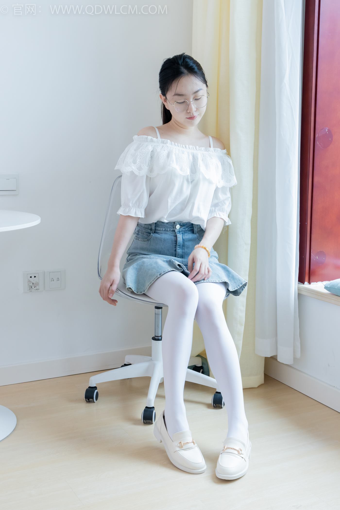 图片[108]-物恋传媒 NO.2246 美兔-皮鞋、厚白丝、皮筋绑脚老头乐挠脚剧情[125P] – 速更版-美库