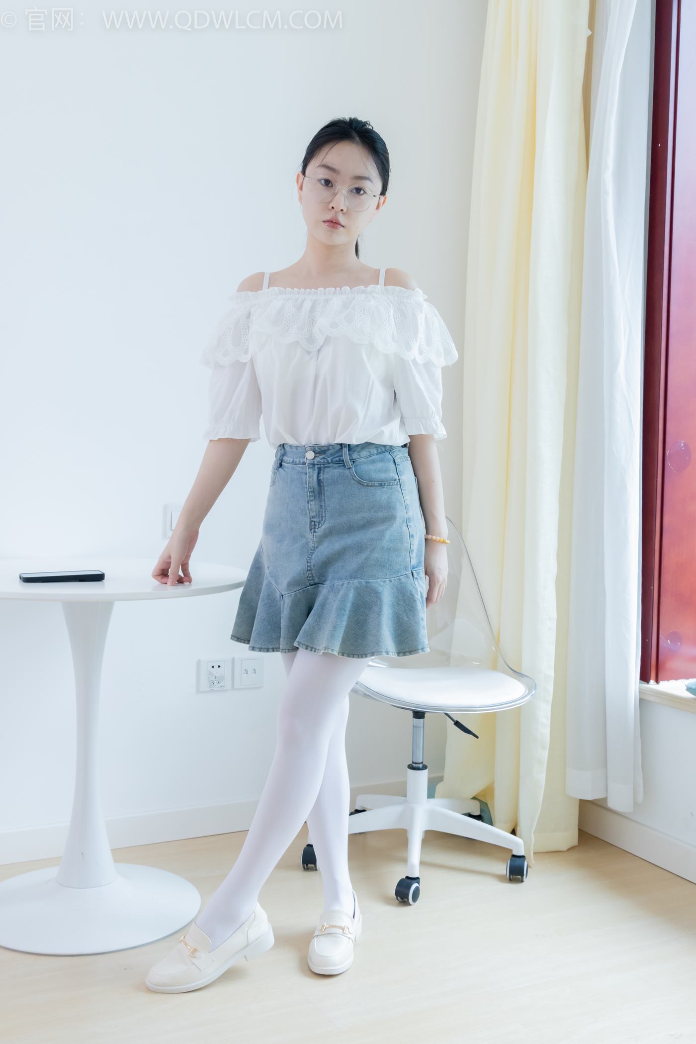 图片[115]-物恋传媒 NO.2246 美兔-皮鞋、厚白丝、皮筋绑脚老头乐挠脚剧情[125P] – 速更版-美库