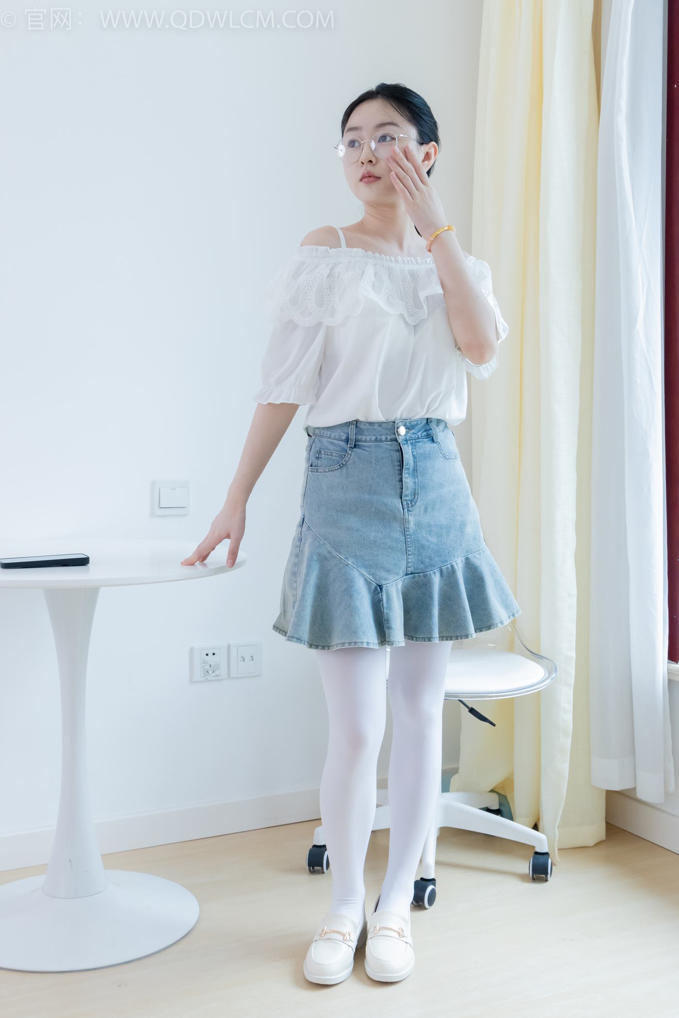 图片[118]-物恋传媒 NO.2246 美兔-皮鞋、厚白丝、皮筋绑脚老头乐挠脚剧情[125P] – 速更版-美库