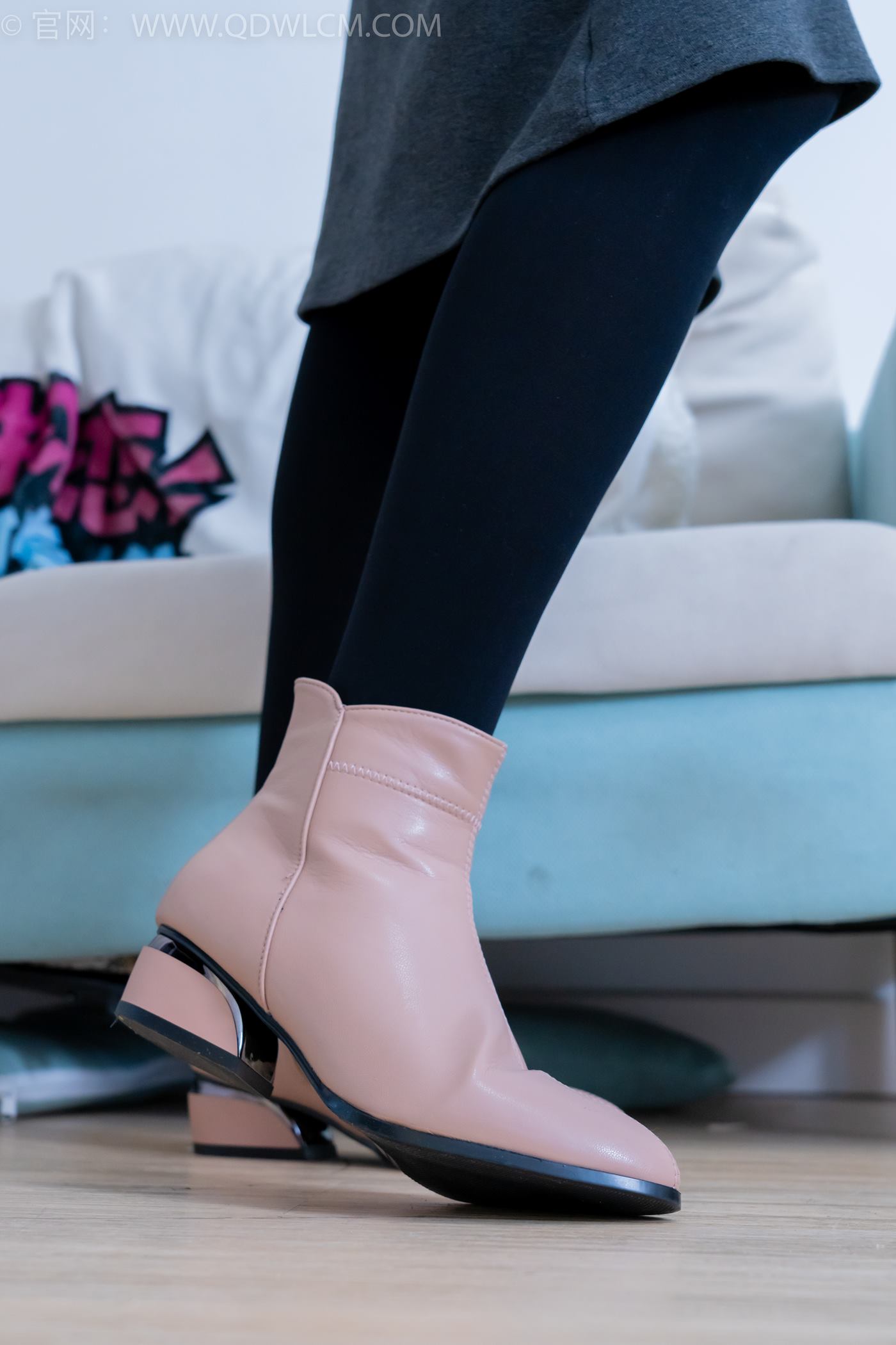 图片[22]-物恋传媒 NO.2247 泡泡-短靴、厚黑丝、皮筋绑脚老头乐挠脚剧情[150P] – 速更版-美库