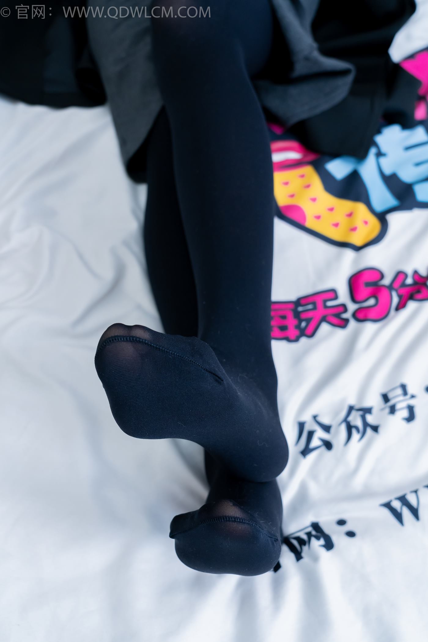 图片[87]-物恋传媒 NO.2247 泡泡-短靴、厚黑丝、皮筋绑脚老头乐挠脚剧情[150P] – 速更版-美库