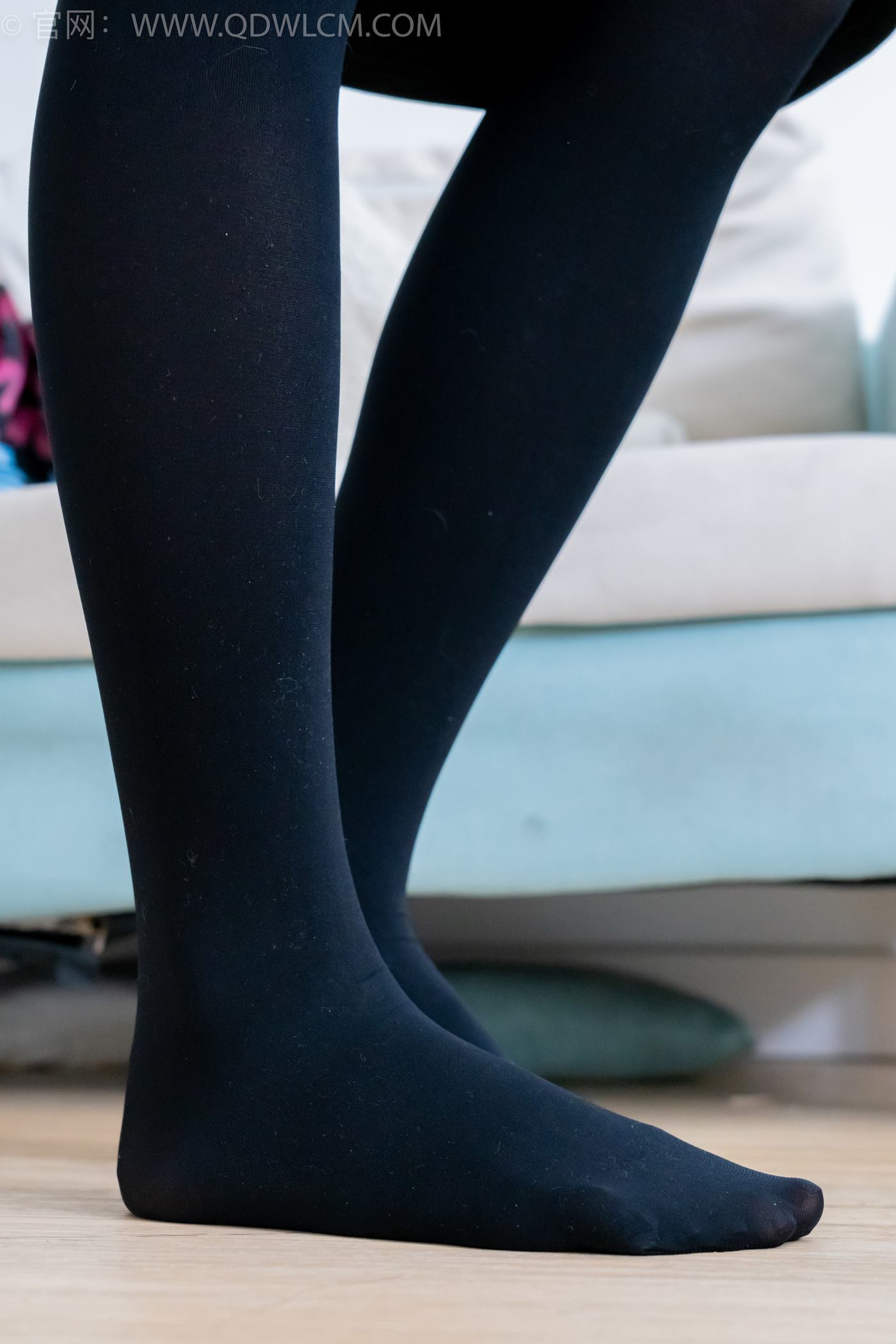 图片[121]-物恋传媒 NO.2247 泡泡-短靴、厚黑丝、皮筋绑脚老头乐挠脚剧情[150P] – 速更版-美库