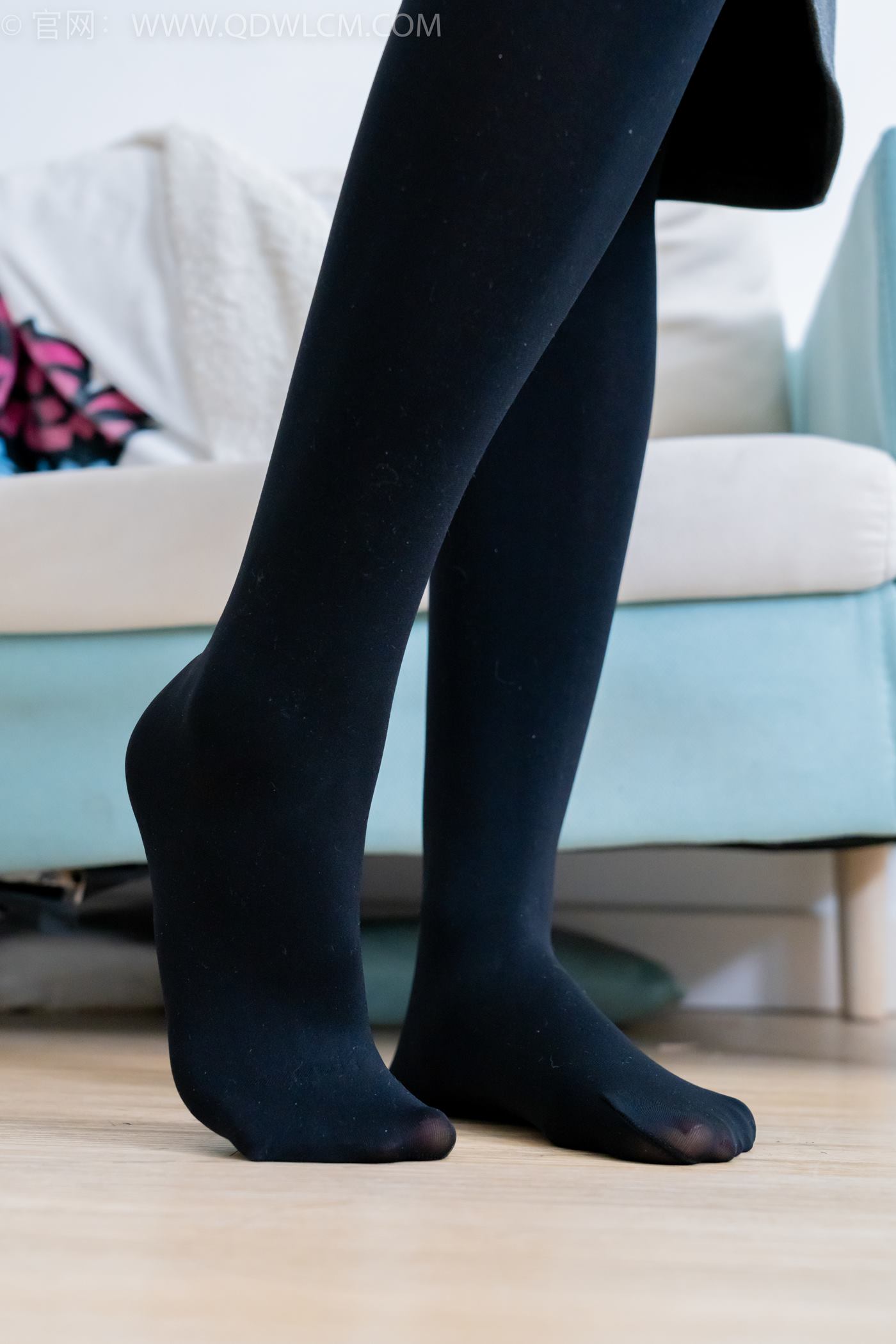 图片[122]-物恋传媒 NO.2247 泡泡-短靴、厚黑丝、皮筋绑脚老头乐挠脚剧情[150P] – 速更版-美库