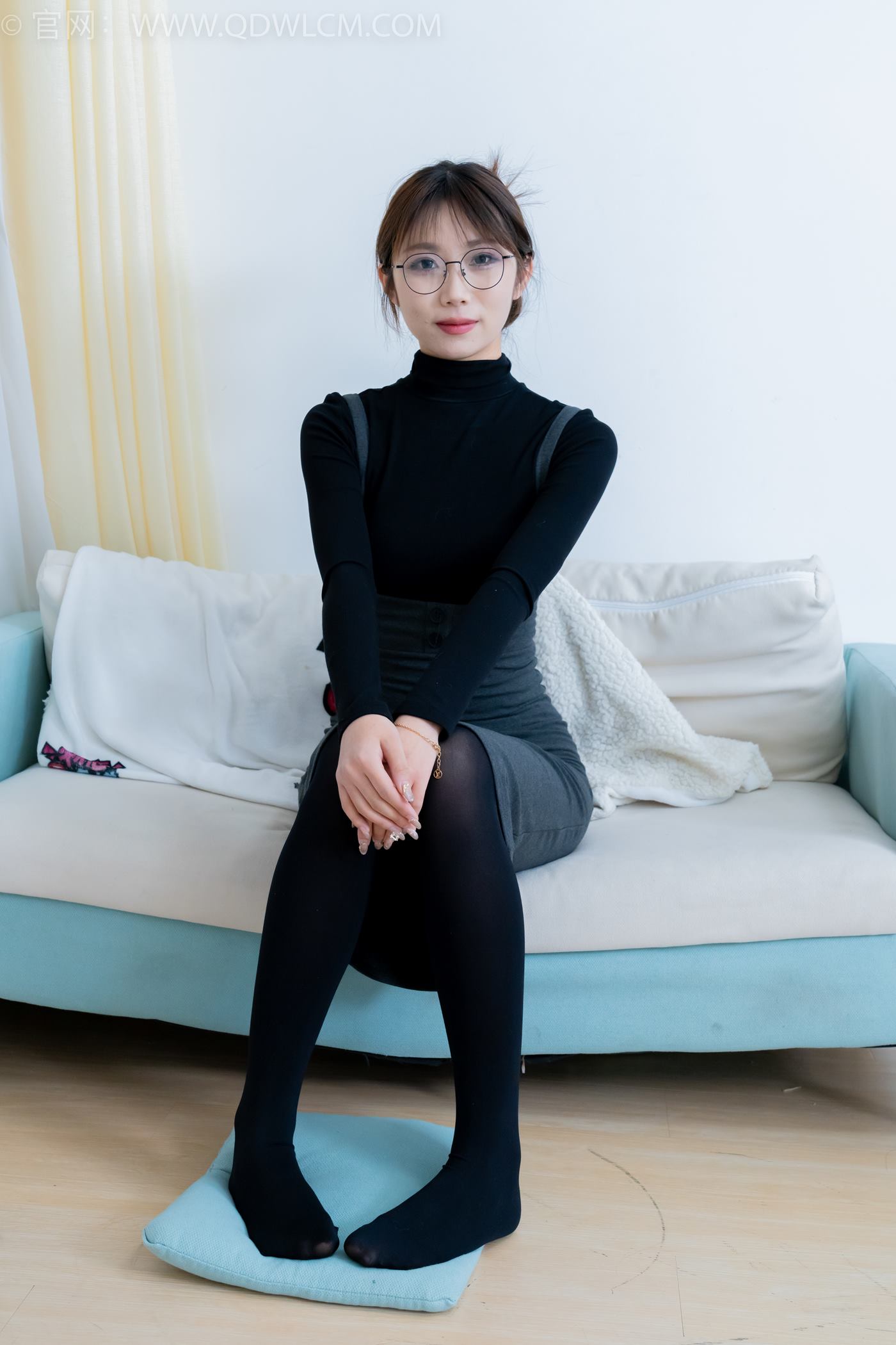 图片[128]-物恋传媒 NO.2247 泡泡-短靴、厚黑丝、皮筋绑脚老头乐挠脚剧情[150P] – 速更版-美库