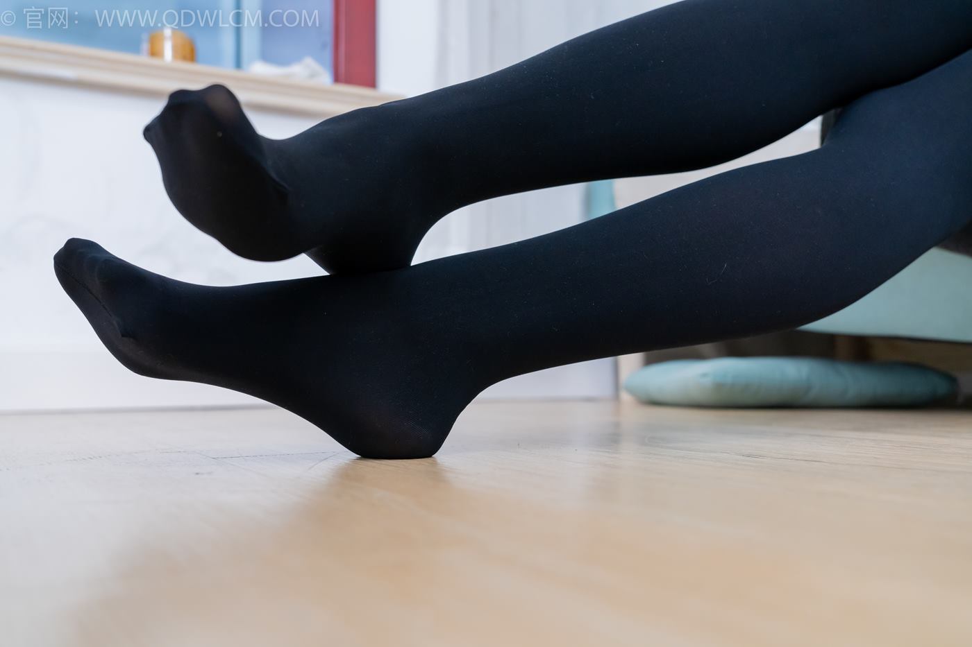 图片[142]-物恋传媒 NO.2247 泡泡-短靴、厚黑丝、皮筋绑脚老头乐挠脚剧情[150P] – 速更版-美库