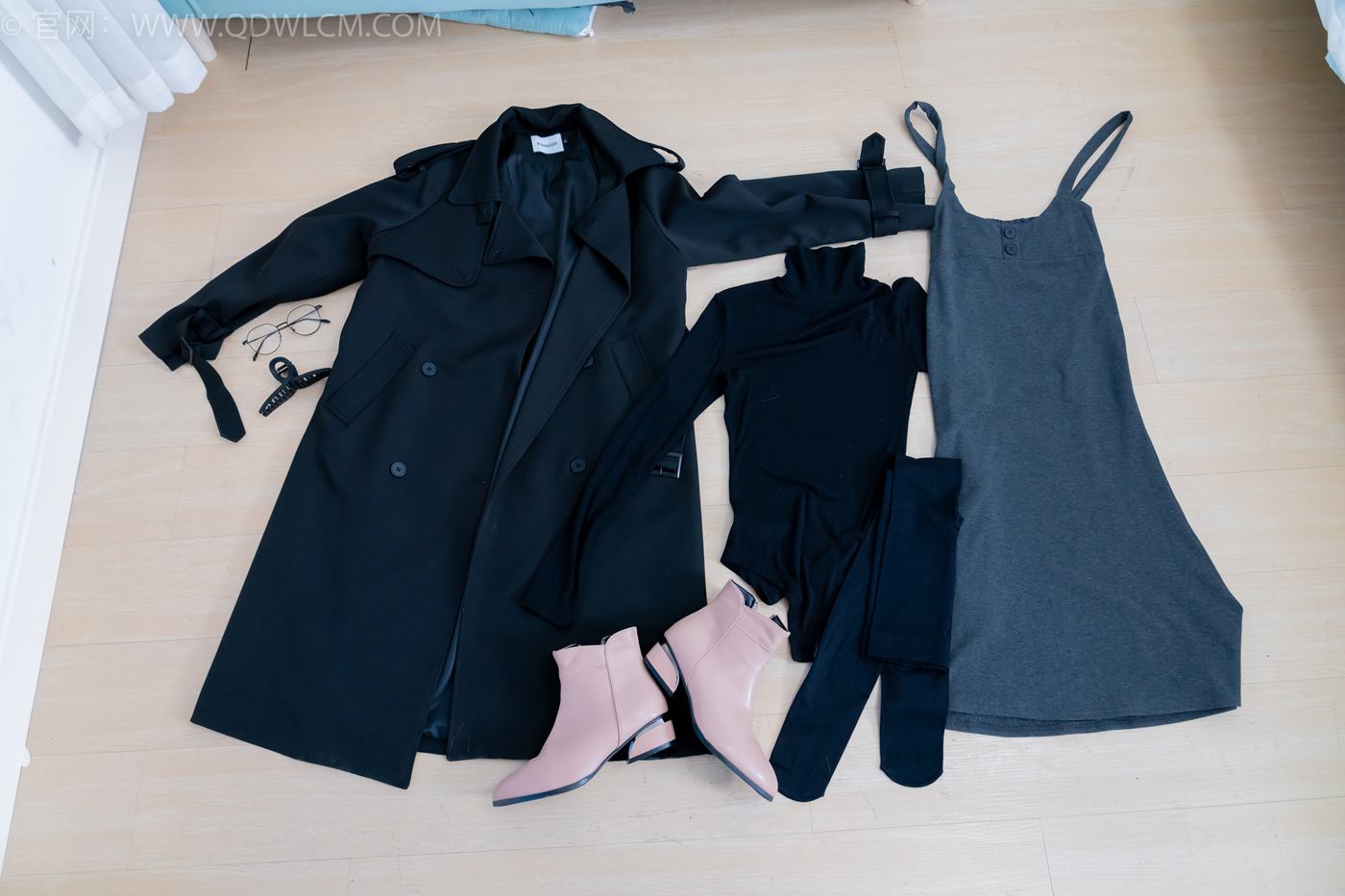 图片[144]-物恋传媒 NO.2247 泡泡-短靴、厚黑丝、皮筋绑脚老头乐挠脚剧情[150P] – 速更版-美库