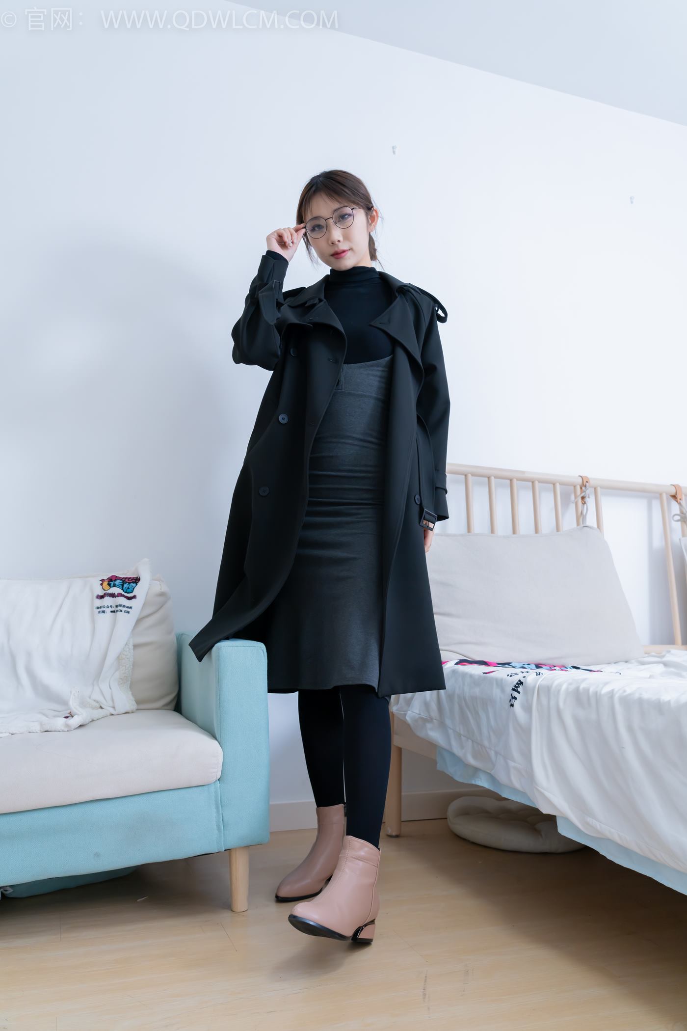 图片[146]-物恋传媒 NO.2247 泡泡-短靴、厚黑丝、皮筋绑脚老头乐挠脚剧情[150P] – 速更版-美库